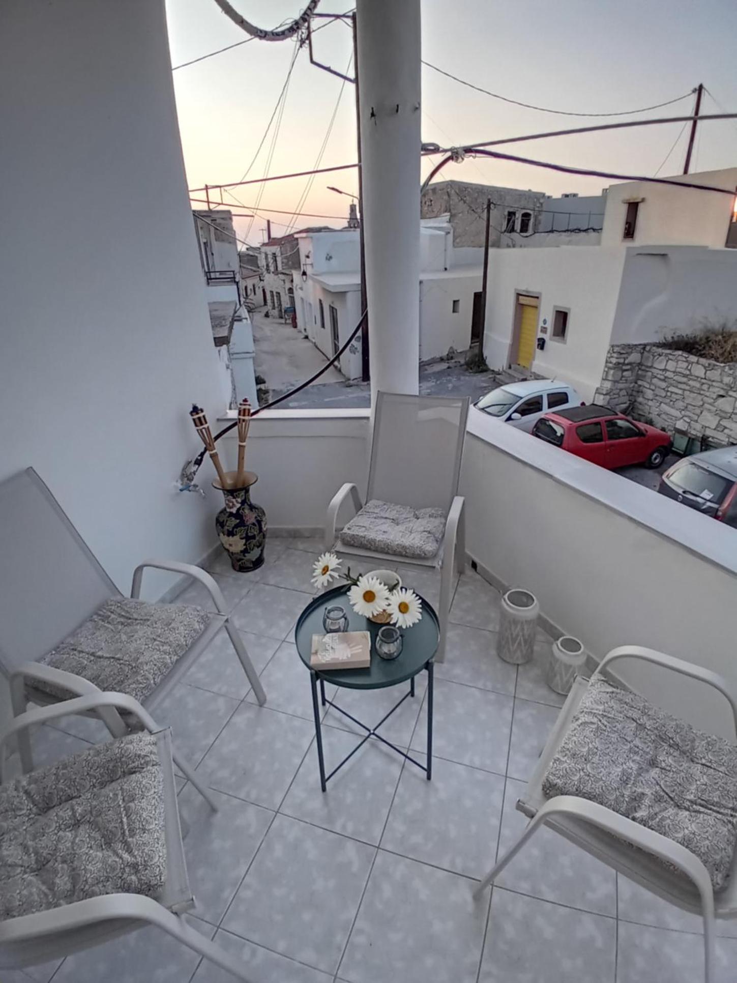 Mesorizi - Ancestral Home, Modern Stay