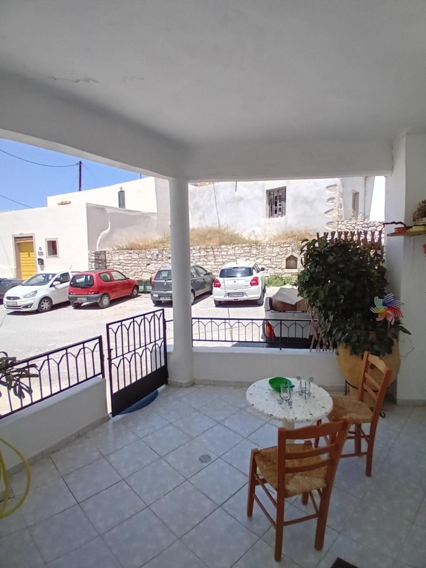 Mesorizi - Ancestral Home, Modern Stay