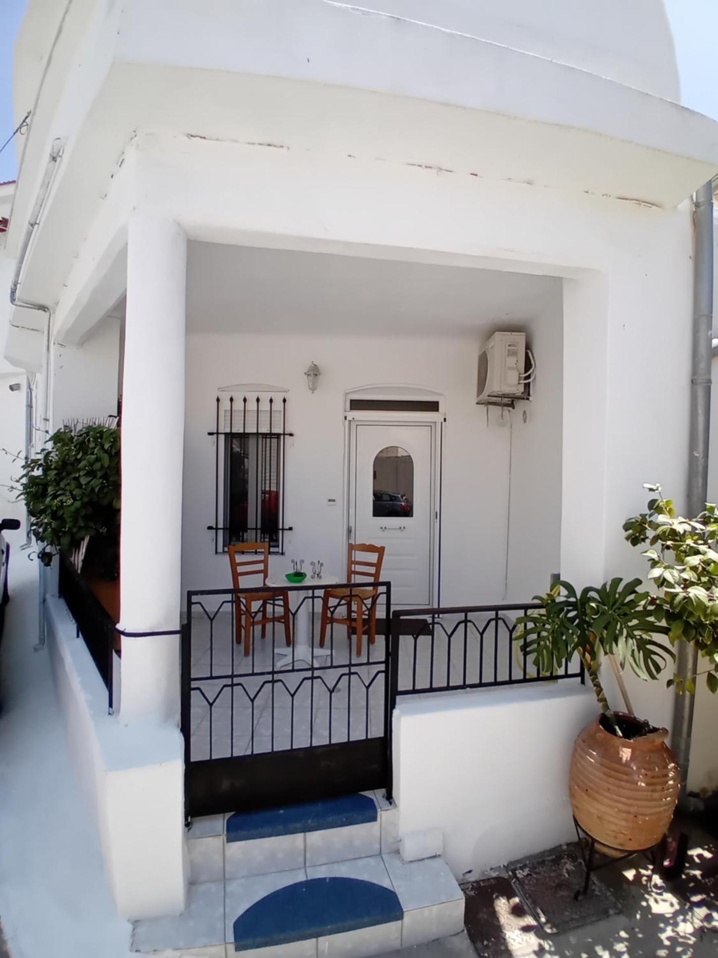Mesorizi - Ancestral Home, Modern Stay