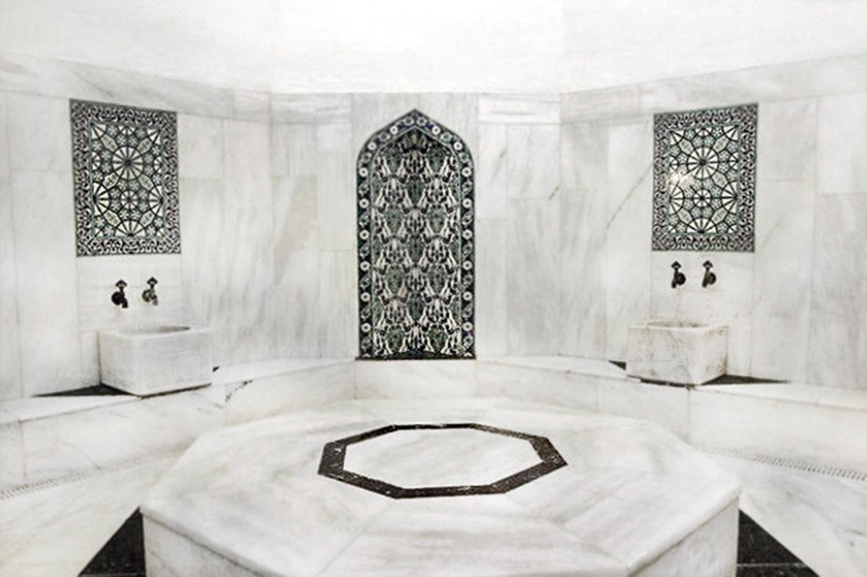 Golden Lotus Hotel - Image 39