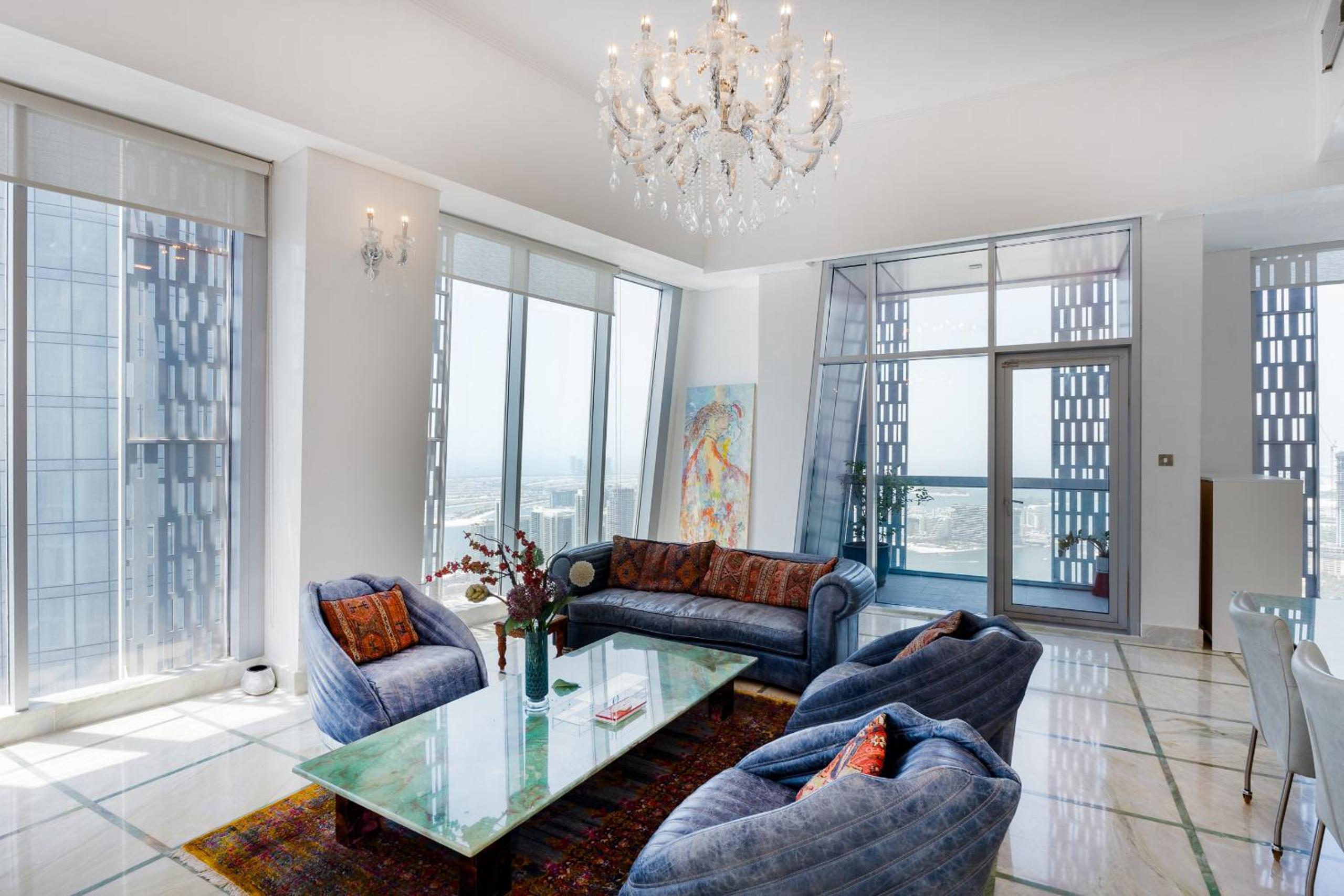 Cayan Tower Dubai Marina - Mint Stay