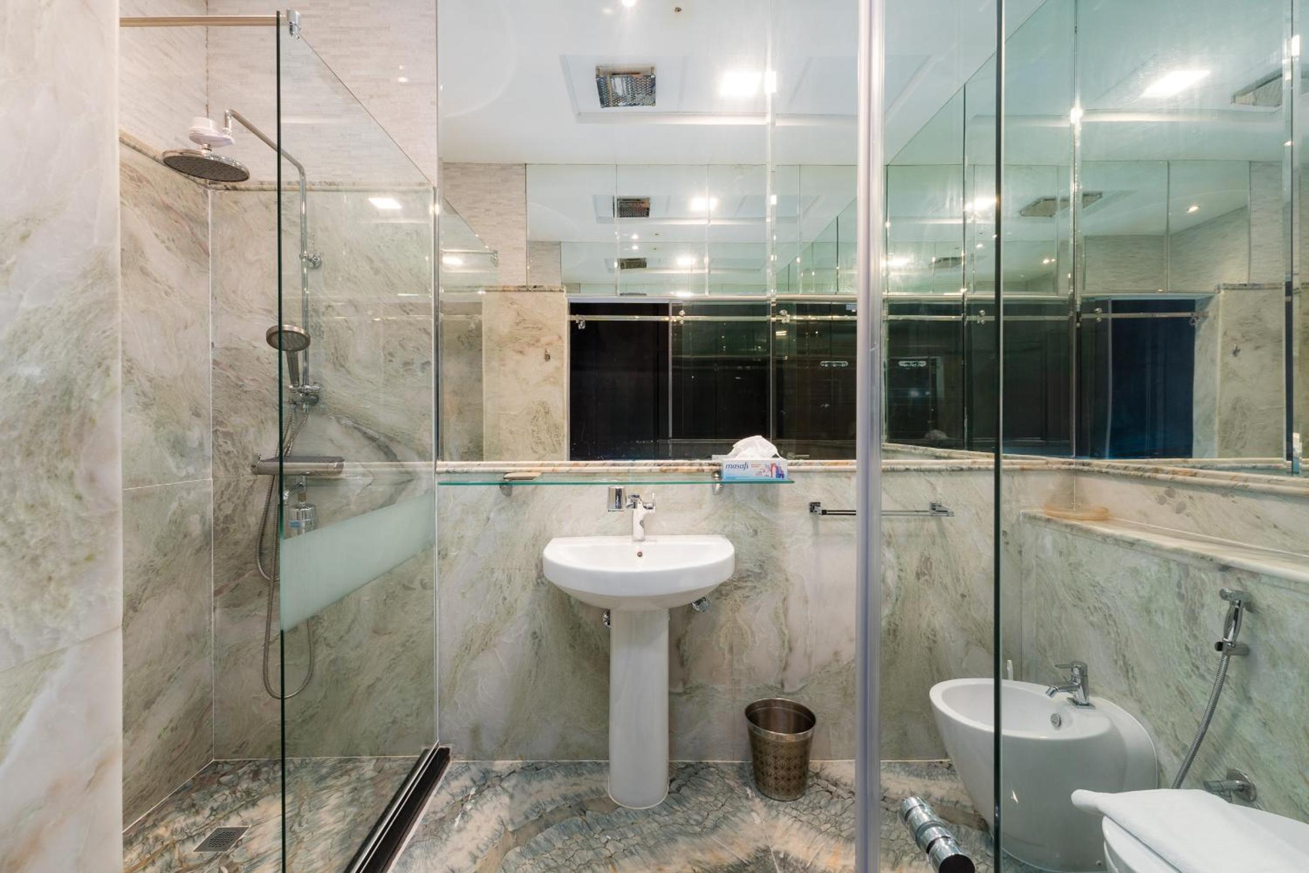 Cayan Tower Dubai Marina - Mint Stay