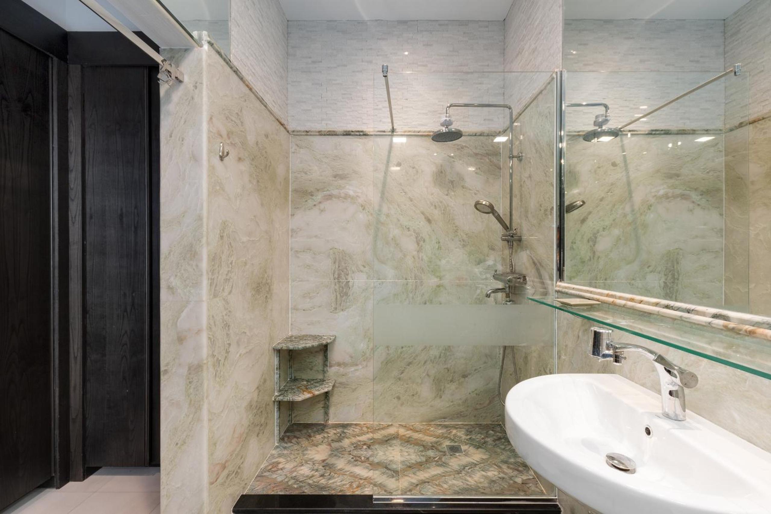 Cayan Tower Dubai Marina - Mint Stay