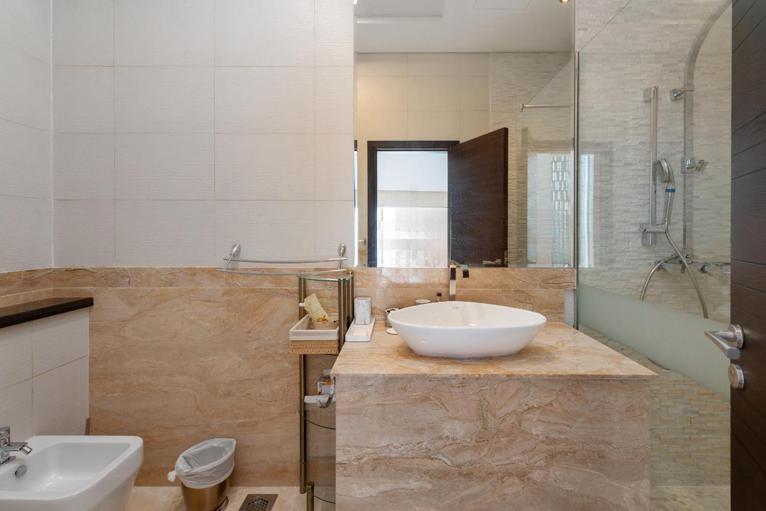 Cayan Tower Dubai Marina - Mint Stay