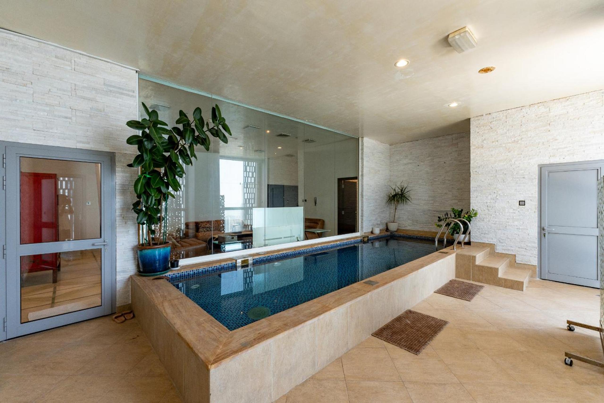 Cayan Tower Dubai Marina - Mint Stay