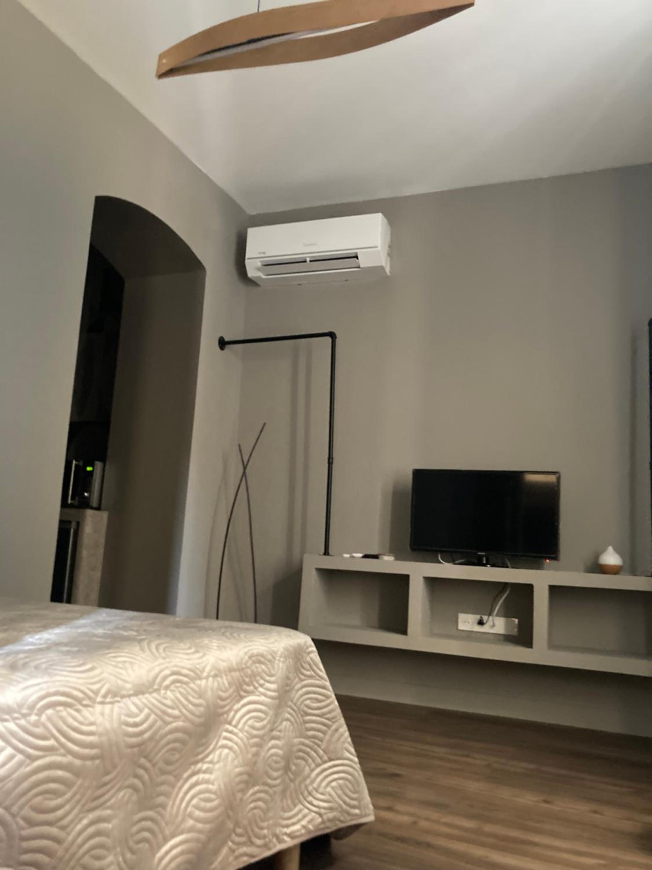 STUDIO SPACIEUX TOUT CONFORT CITE IMPERIALE