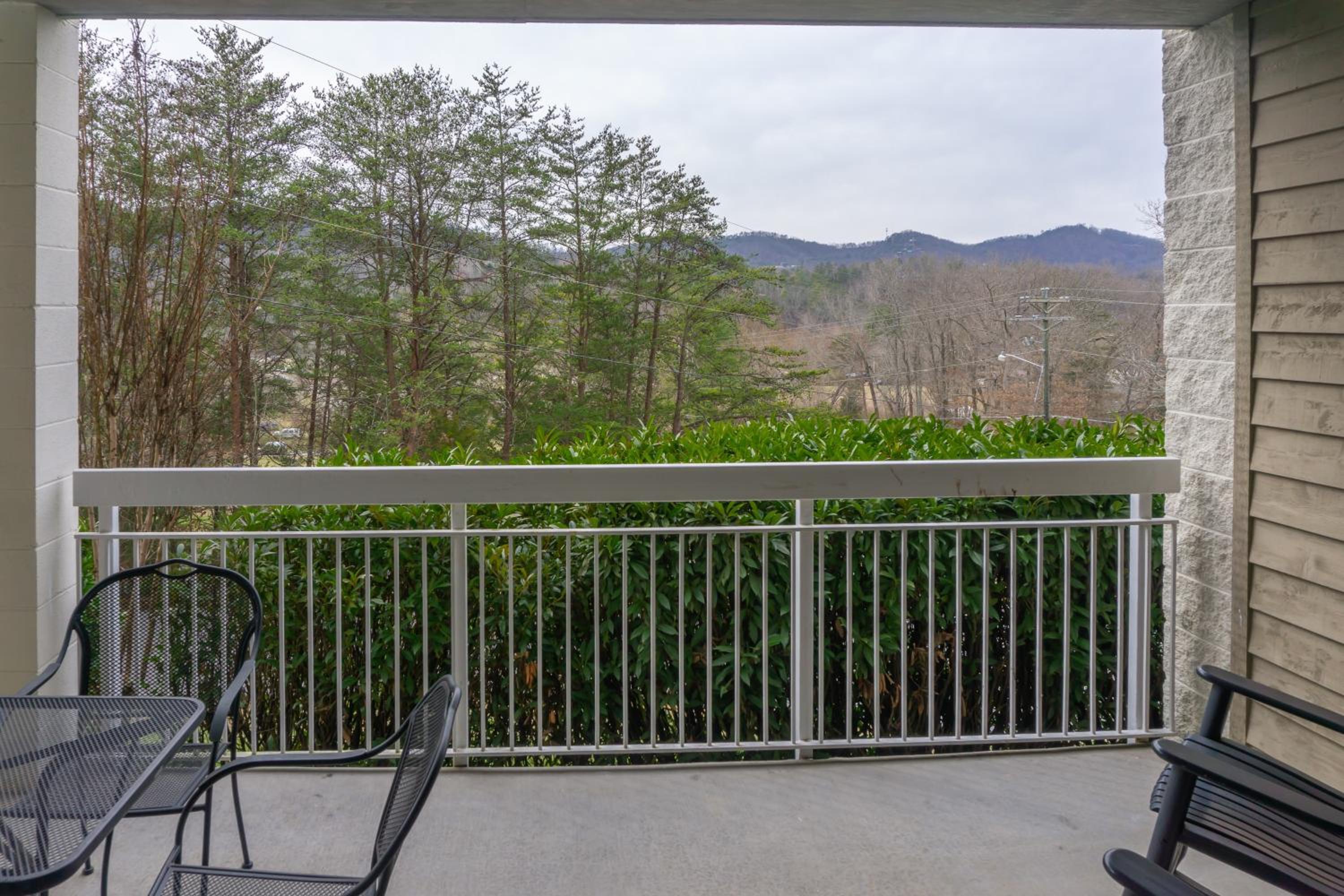 Mtn Views! Walkable Pigeon Forge Retreat with Pool