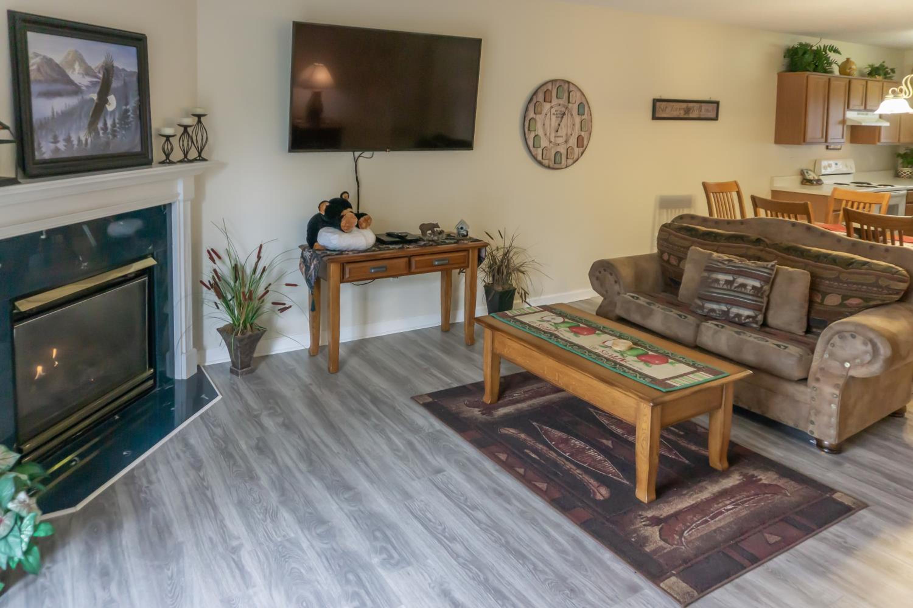 Mtn Views! Walkable Pigeon Forge Retreat with Pool