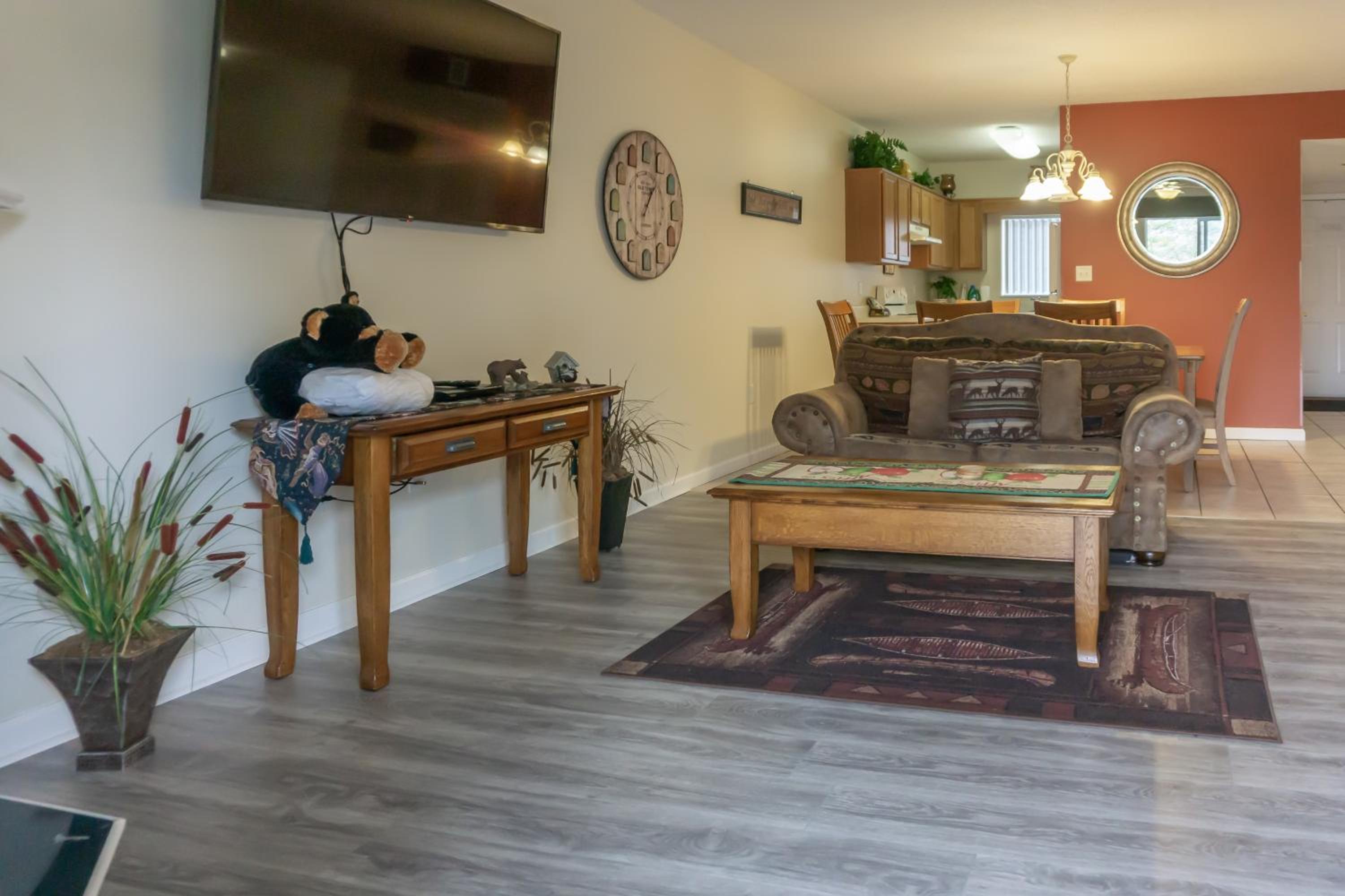 Mtn Views! Walkable Pigeon Forge Retreat with Pool