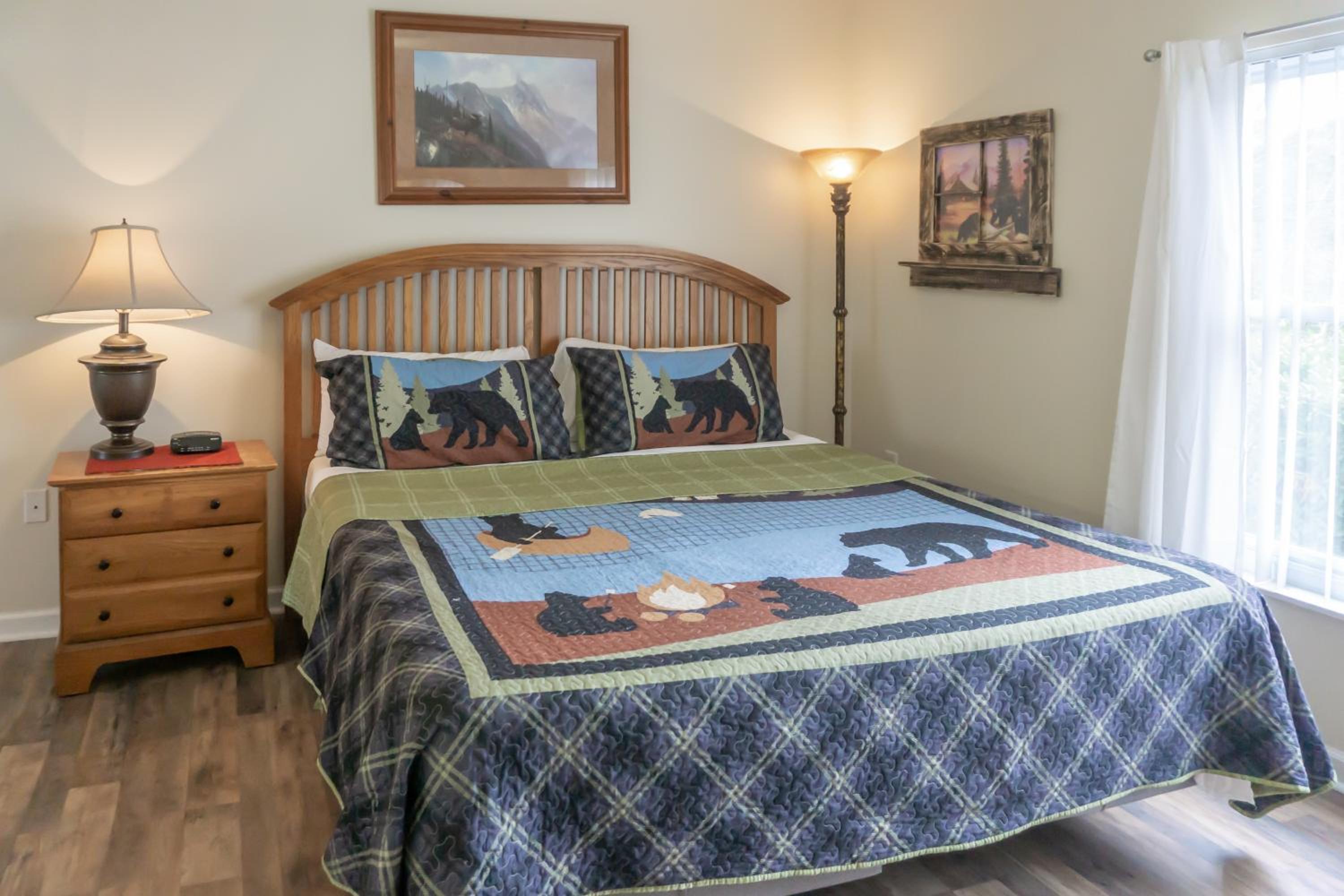 Mtn Views! Walkable Pigeon Forge Retreat with Pool