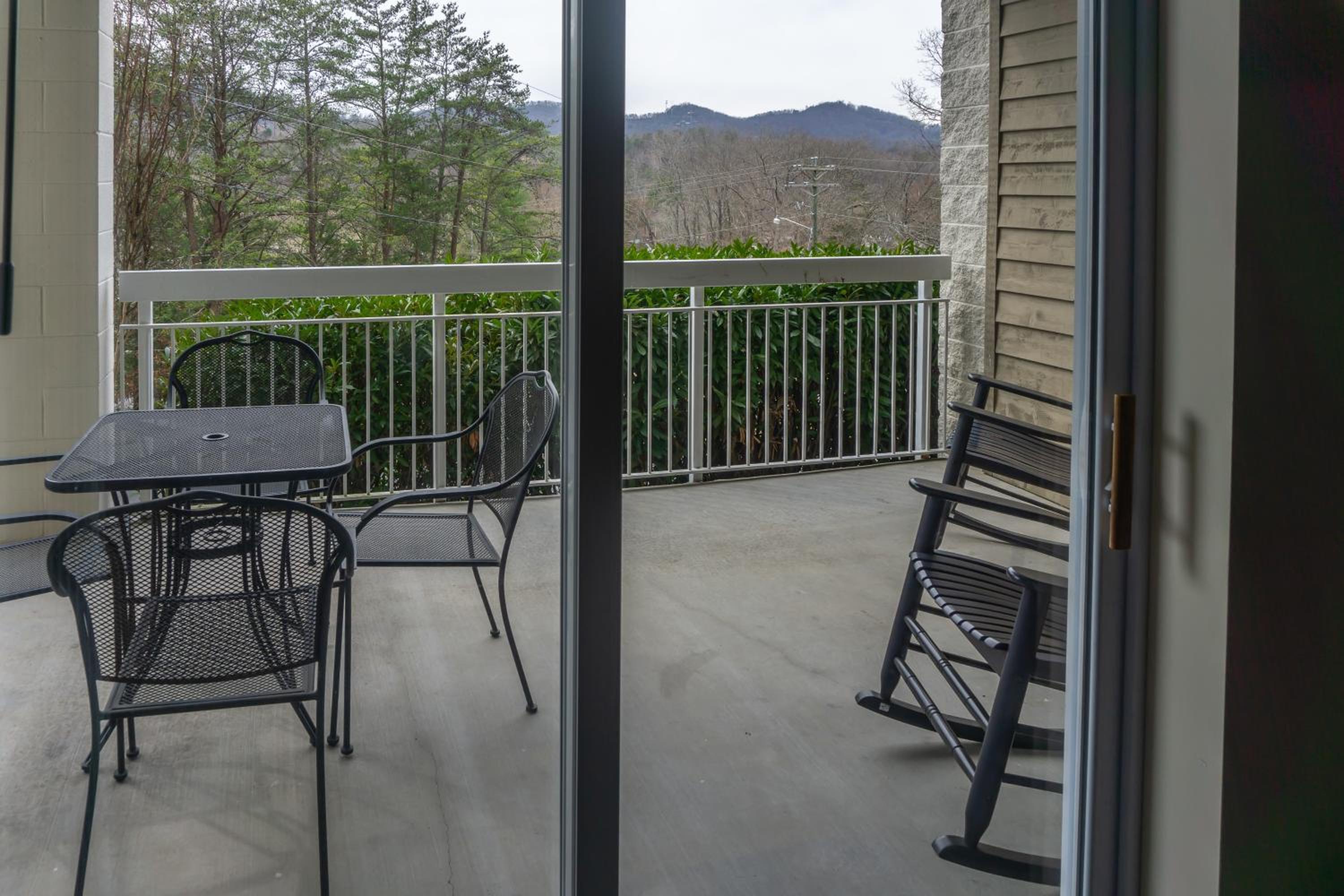 Mtn Views! Walkable Pigeon Forge Retreat with Pool