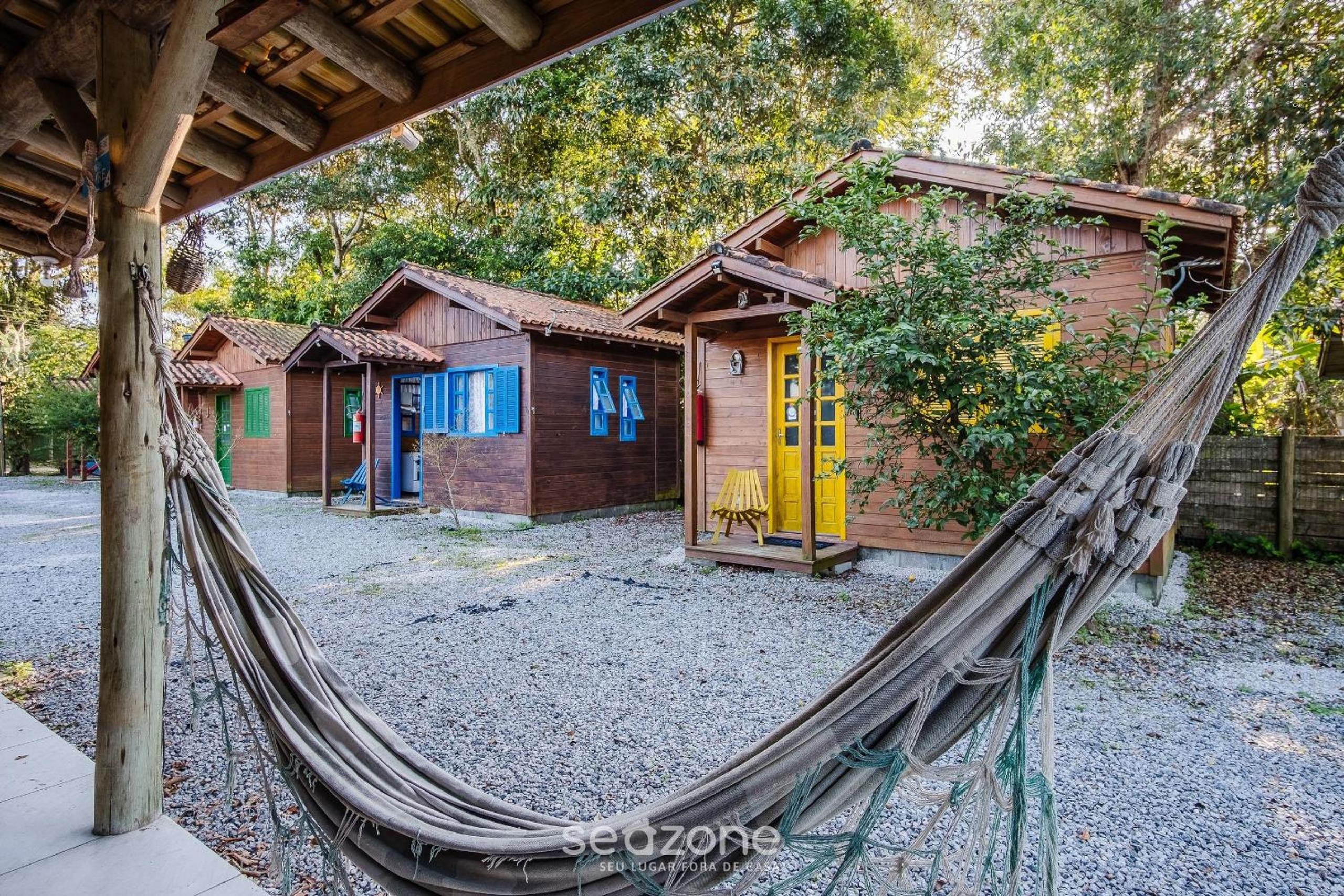 Relaxing cabins near Praia do Rosa - PRJ