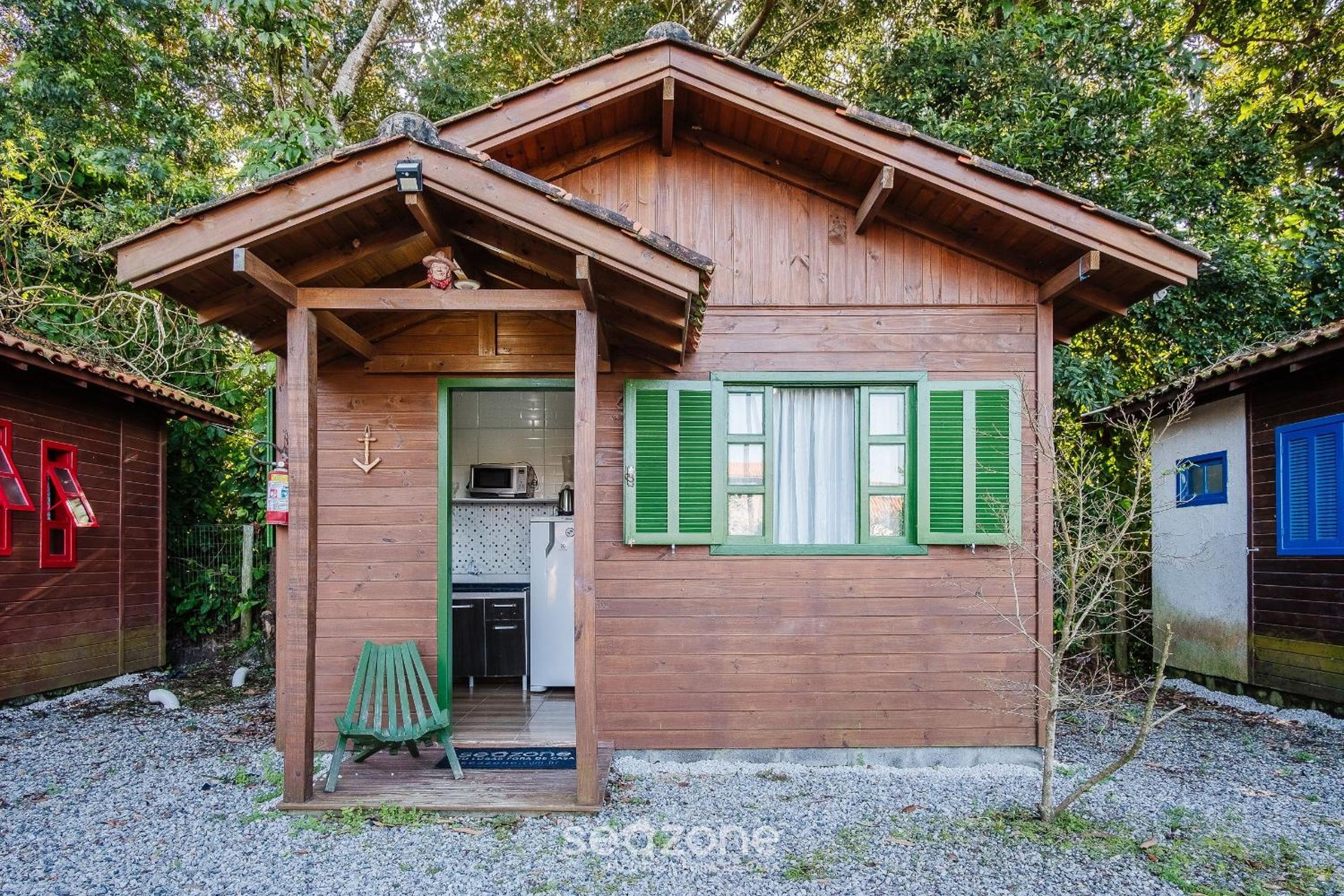 Relaxing cabins near Praia do Rosa - PRJ