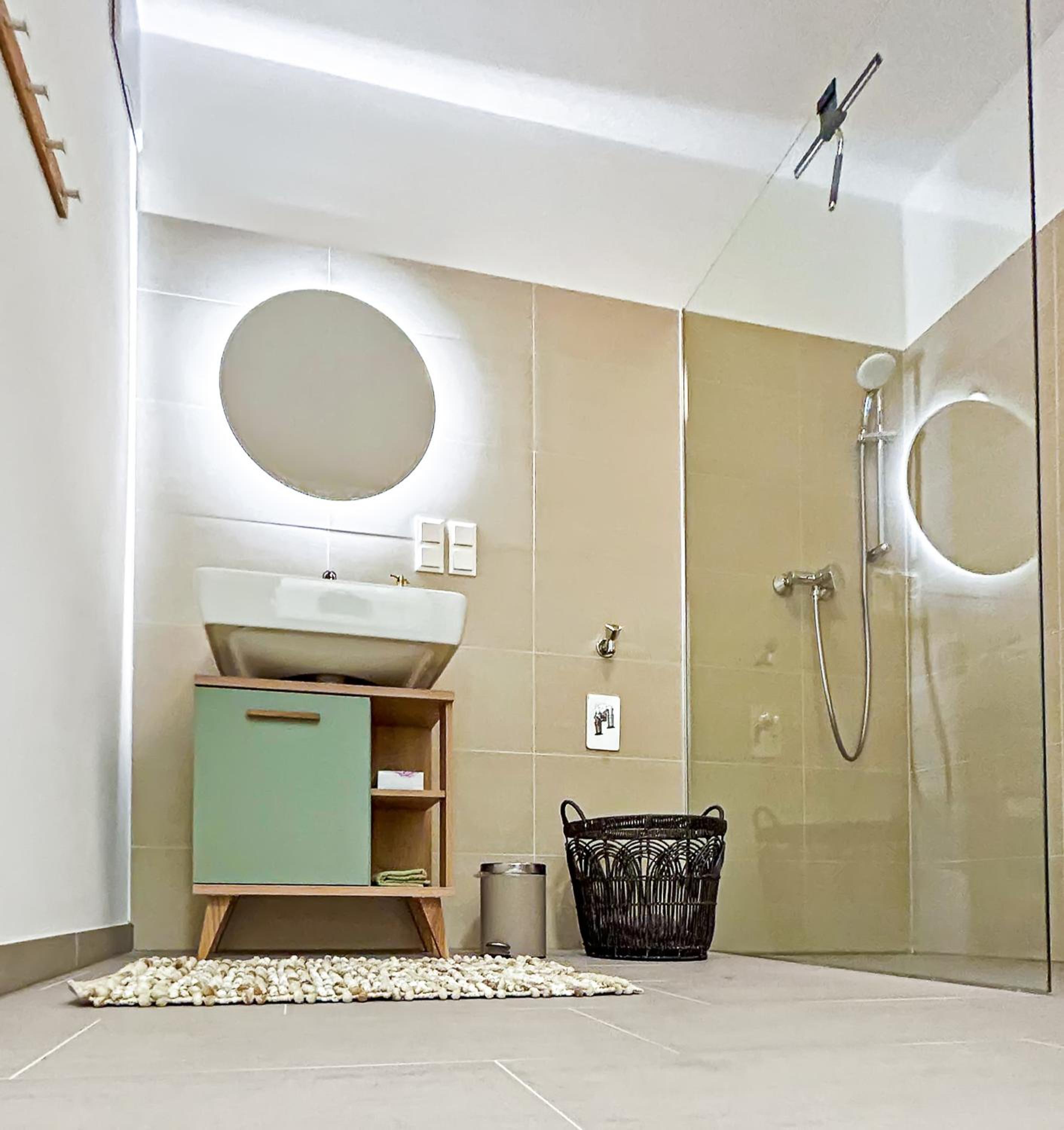 Zentrales Business Apartment mit Schlafzimmer