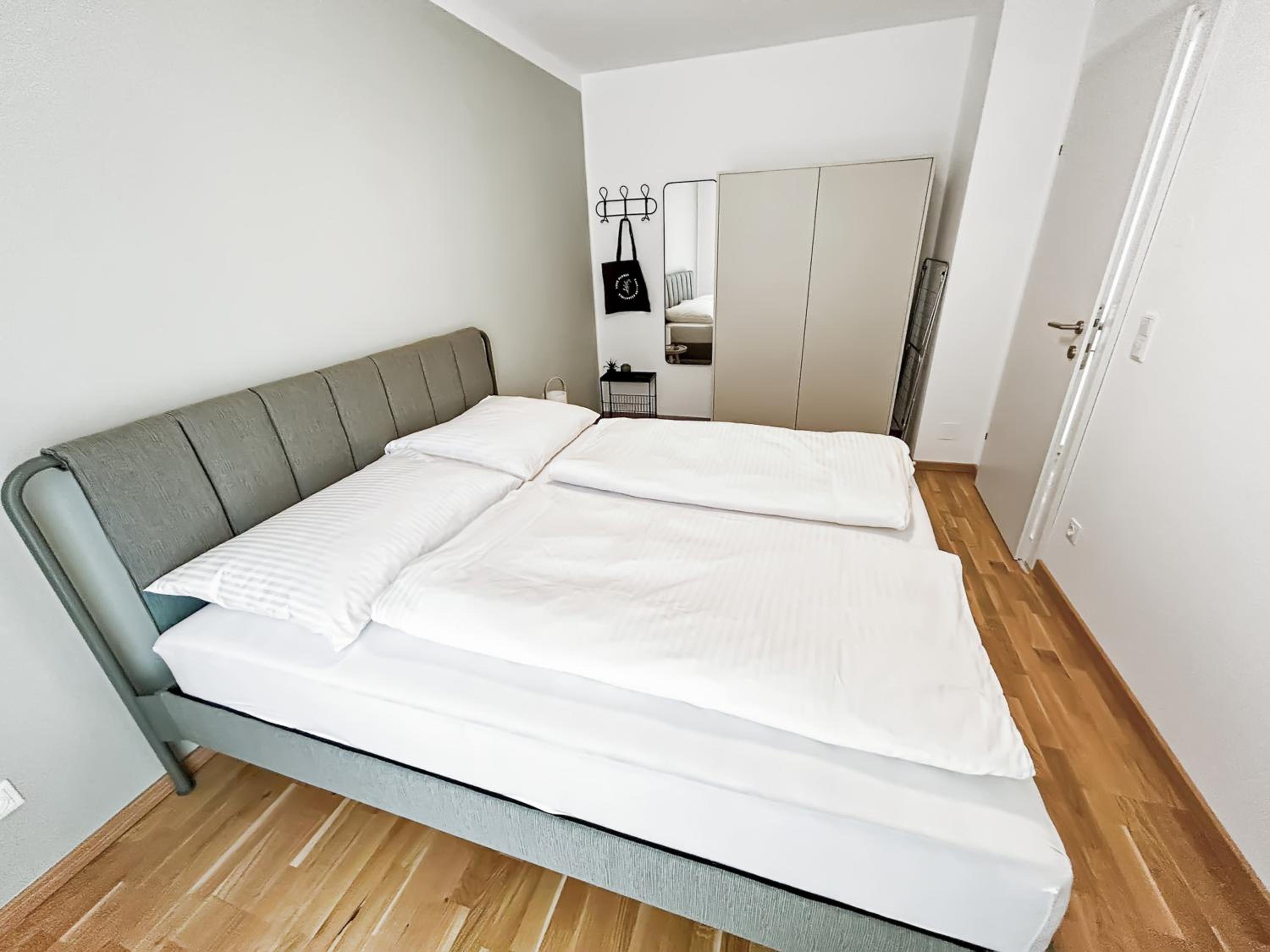 Zentrales Business Apartment mit Schlafzimmer