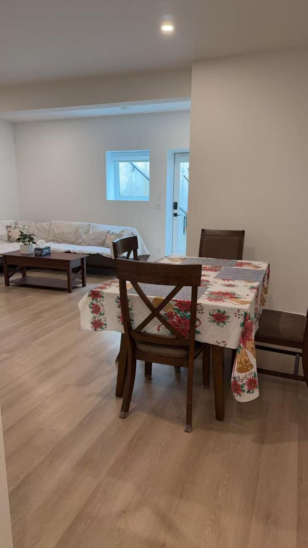 Basement suite -Langley Willoughby