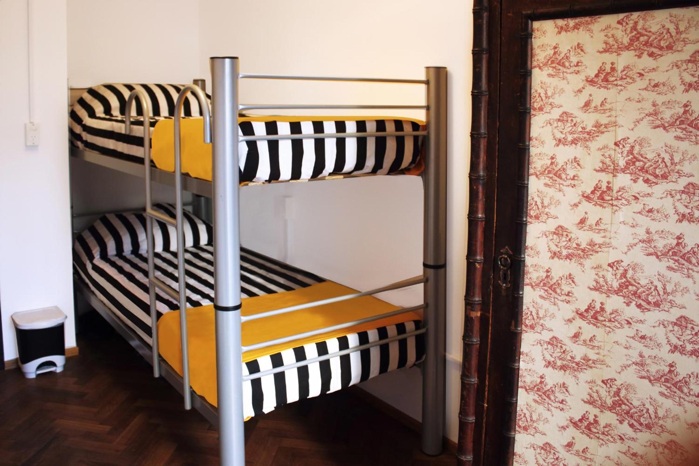 Play Hostel Soho - Image 2