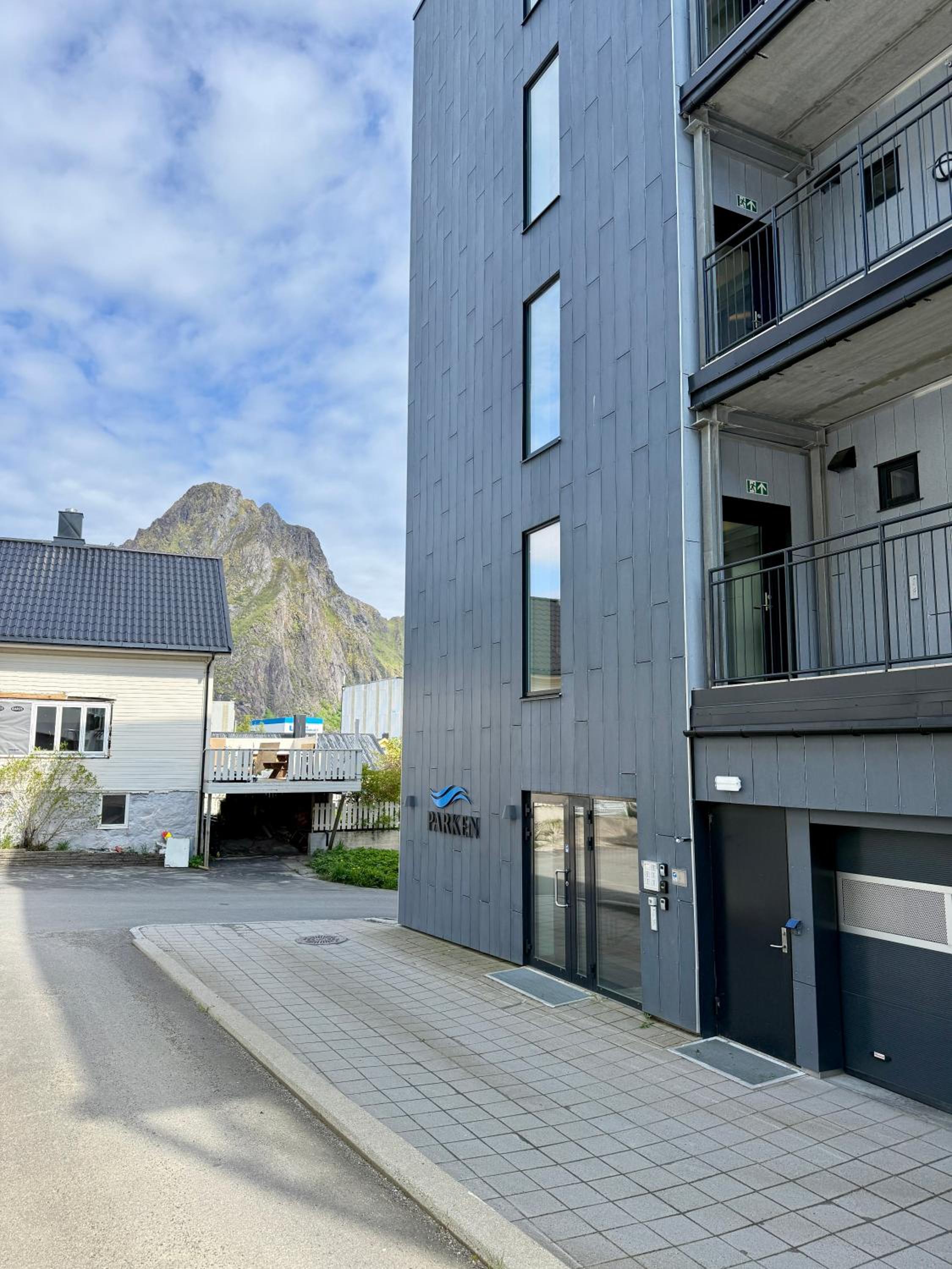 Modern apartment with balcony in the center of Svolvær