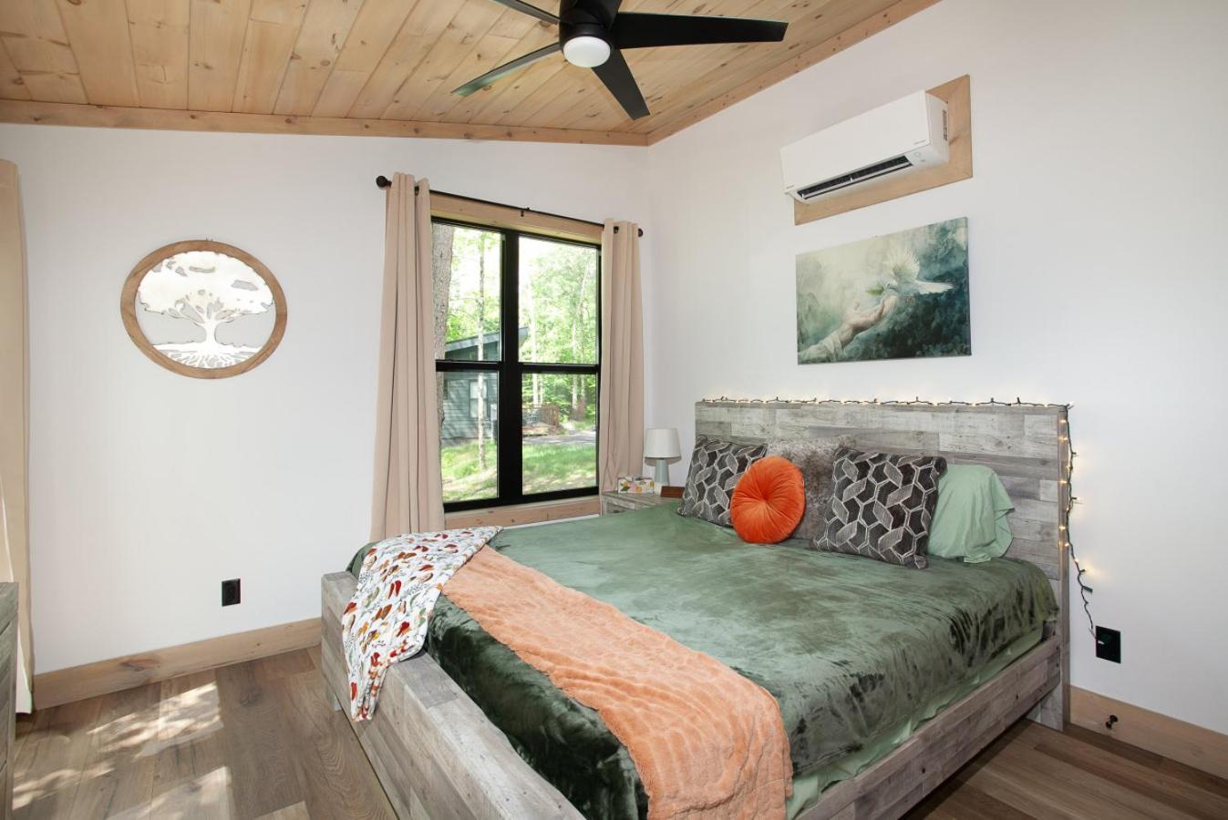 Smoky Mountain Dove | Hot Tub, Firepit, Fireplace