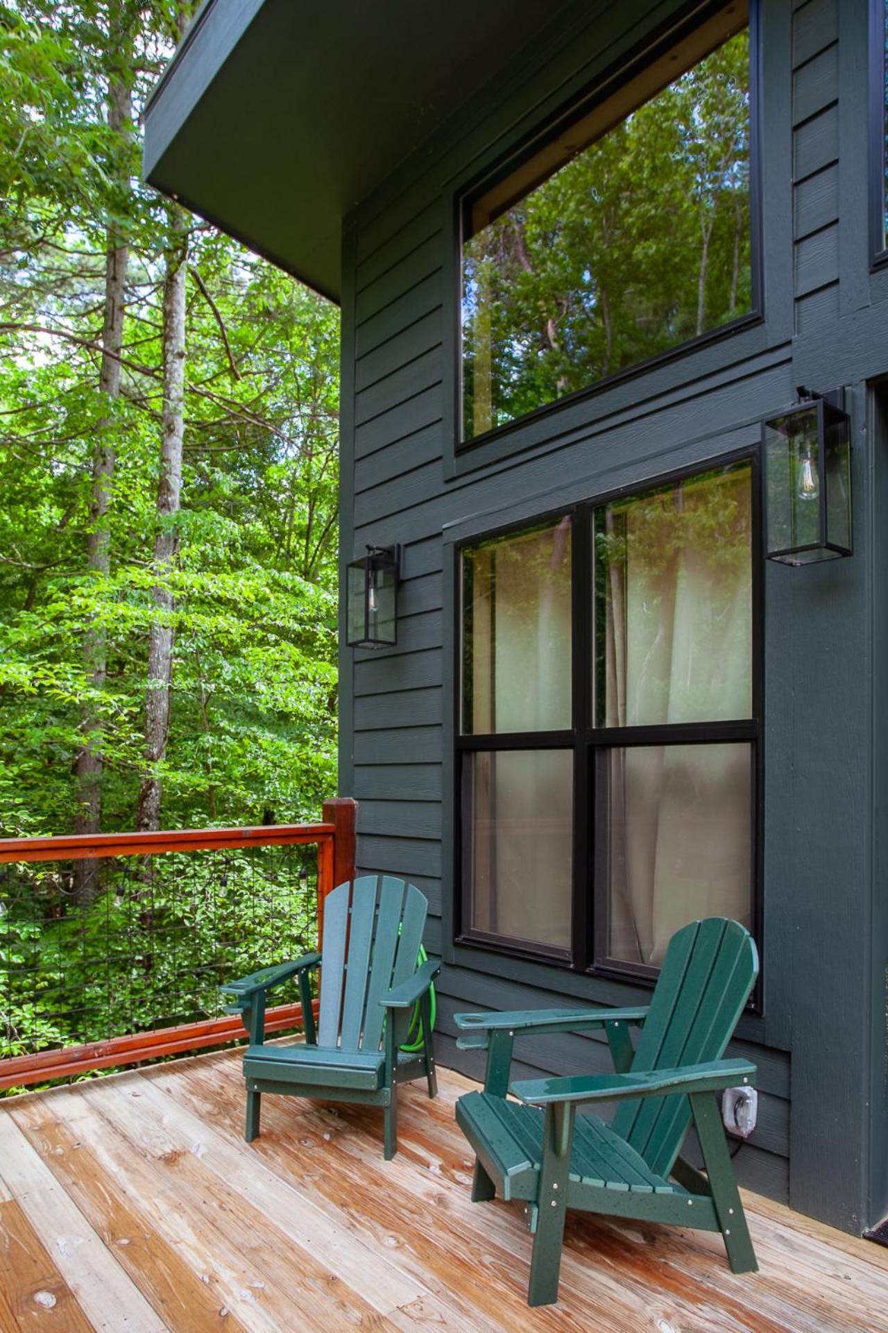Smoky Mountain Dove | Hot Tub, Firepit, Fireplace