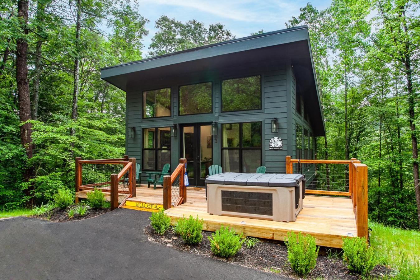 Smoky Mountain Dove | Hot Tub, Firepit, Fireplace