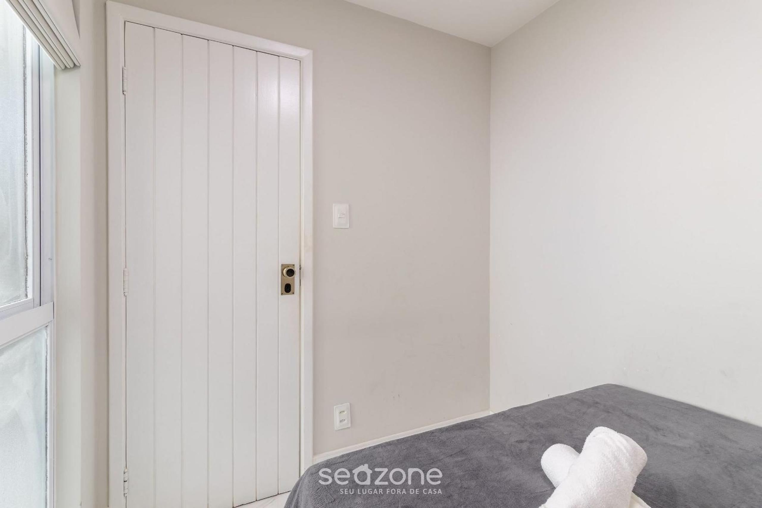 Beautiful Apart in Barra 110m from Beach CSF0202