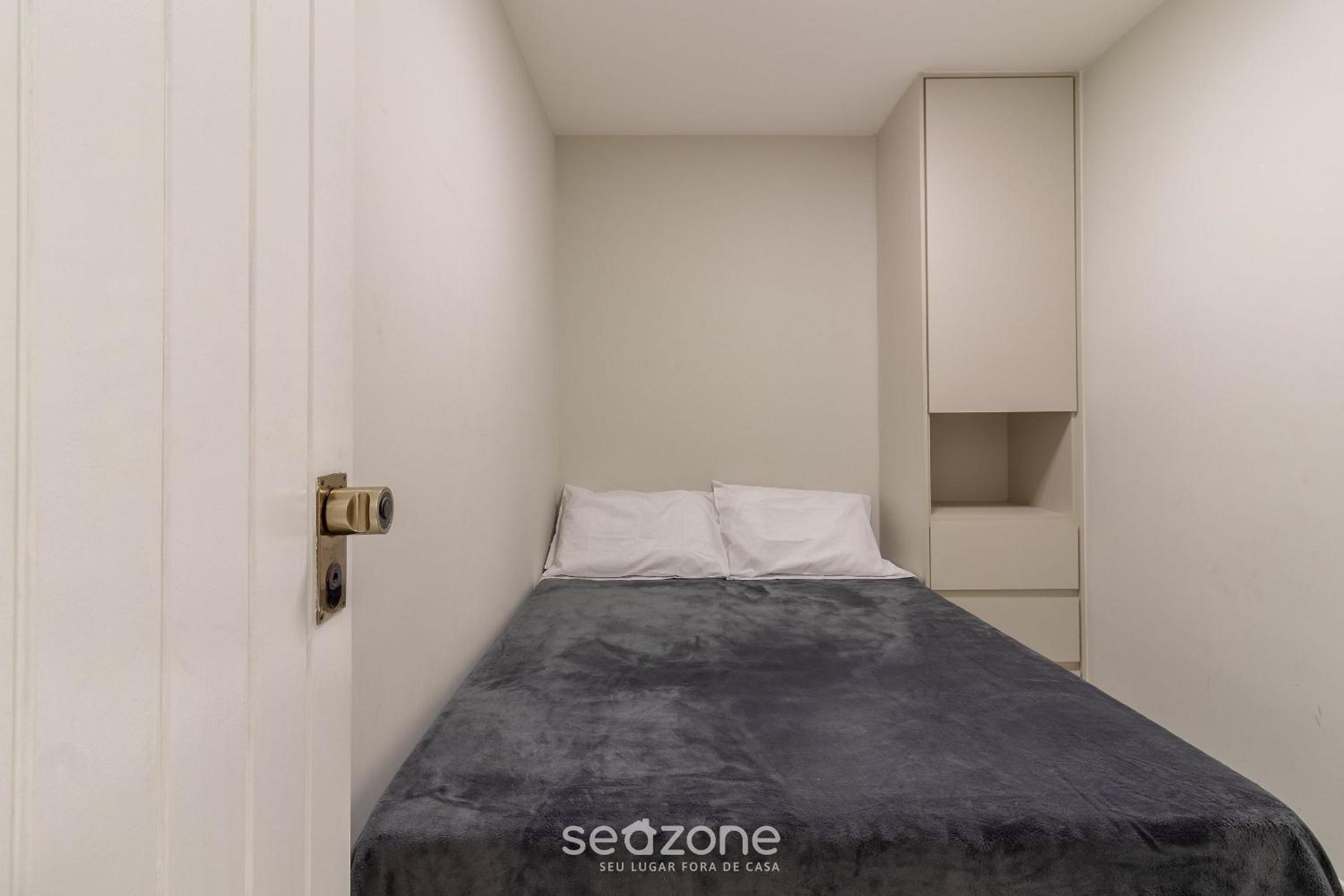 Beautiful Apart in Barra 110m from Beach CSF0202