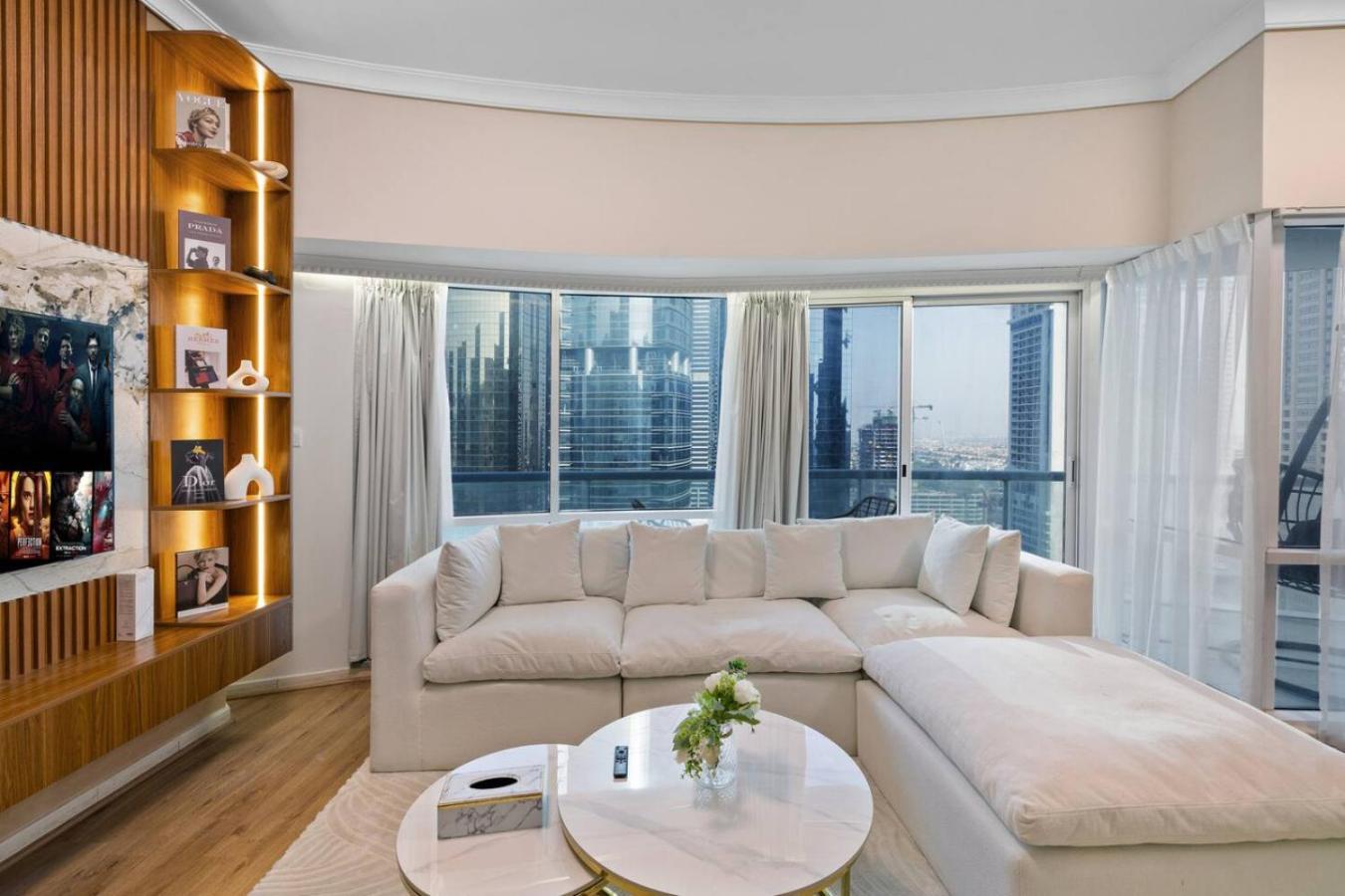 Elegant Haven and Spacious 2BR in Lake Terrace