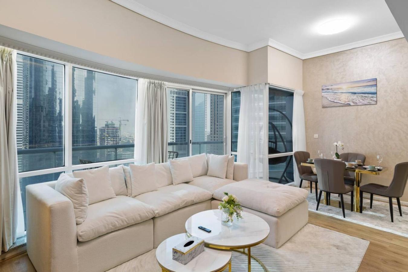 Elegant Haven and Spacious 2BR in Lake Terrace