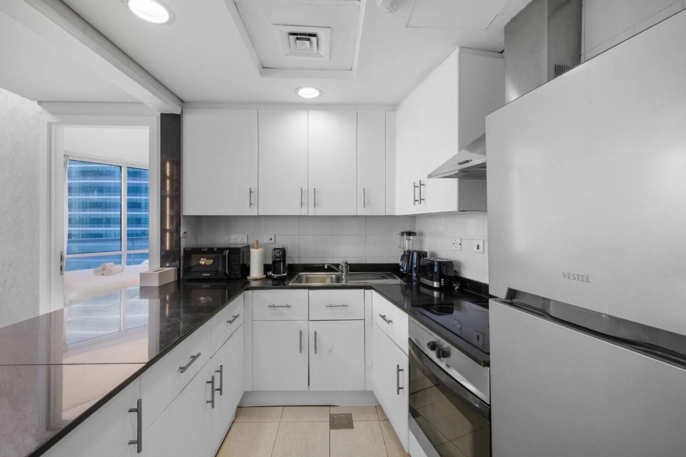 Elegant Haven and Spacious 2BR in Lake Terrace