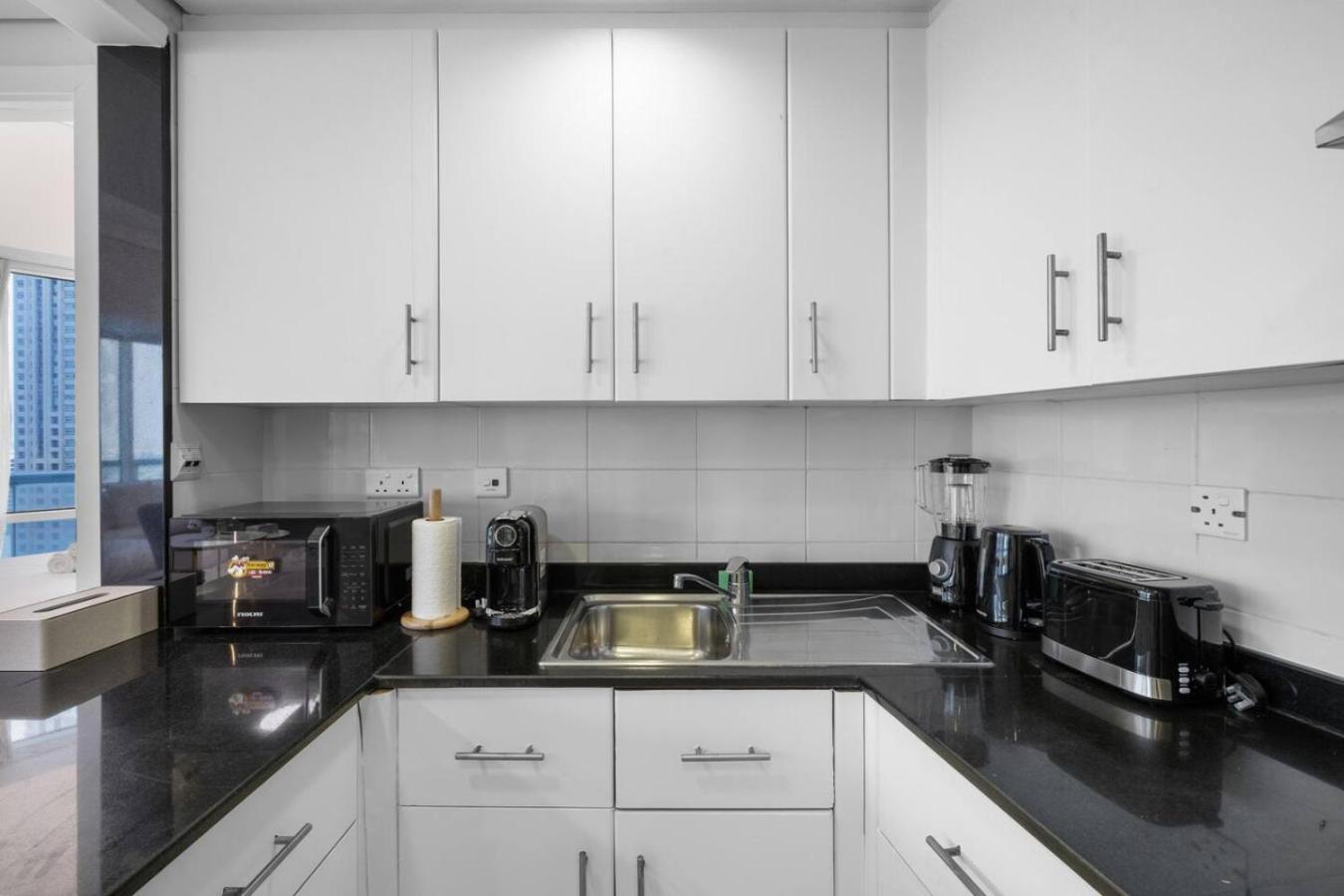 Elegant Haven and Spacious 2BR in Lake Terrace
