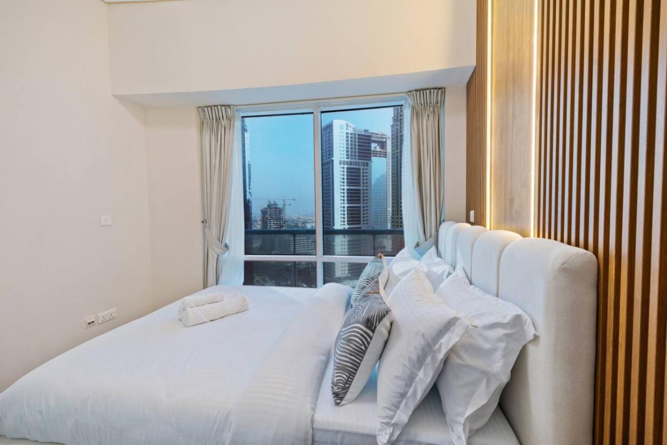 Elegant Haven and Spacious 2BR in Lake Terrace