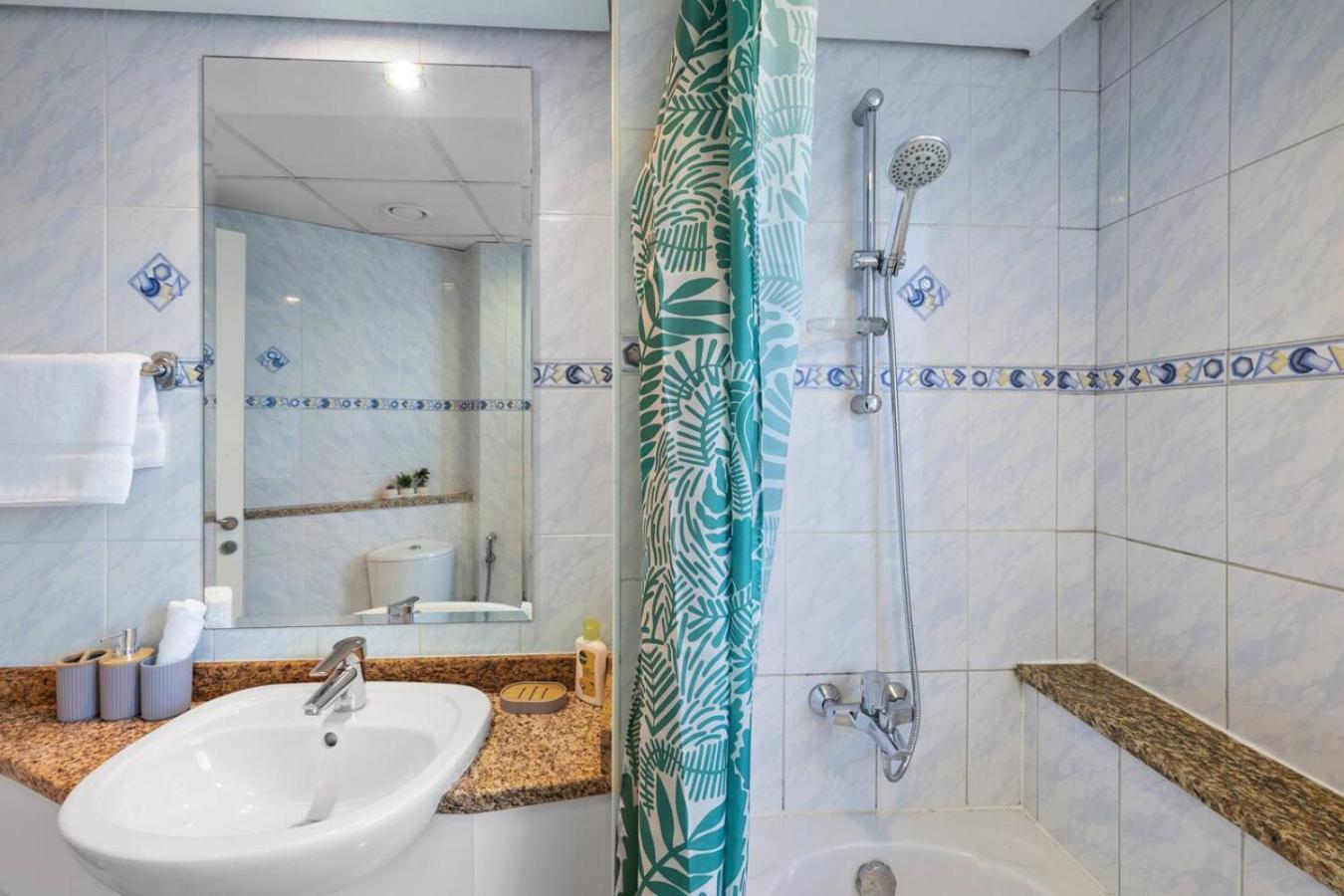 Elegant Haven and Spacious 2BR in Lake Terrace