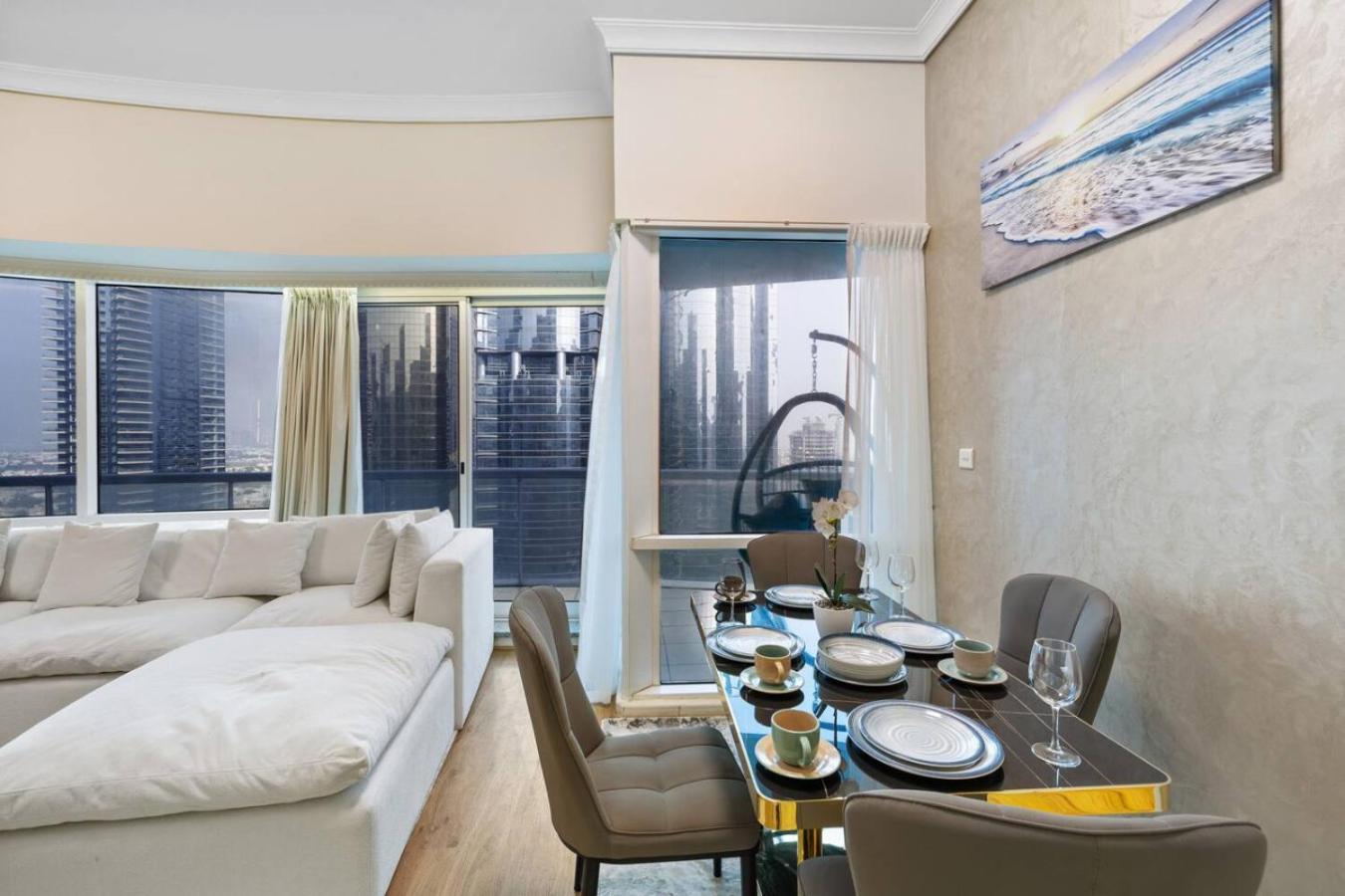 Elegant Haven and Spacious 2BR in Lake Terrace