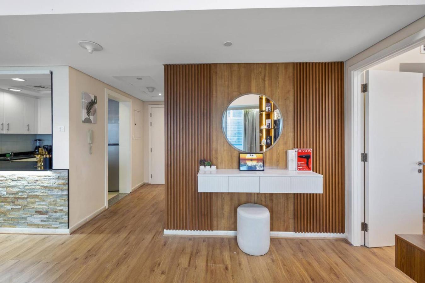 Elegant Haven and Spacious 2BR in Lake Terrace