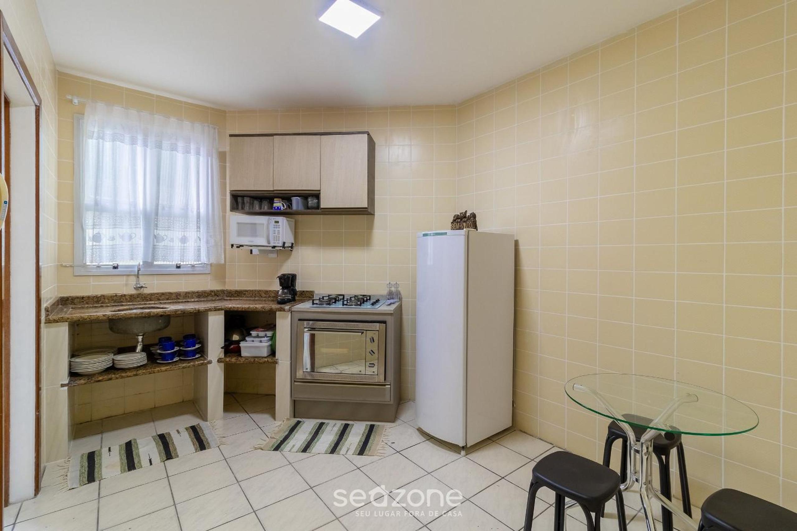 Apt with 3 bedrooms 200m from UFSC ELK0101