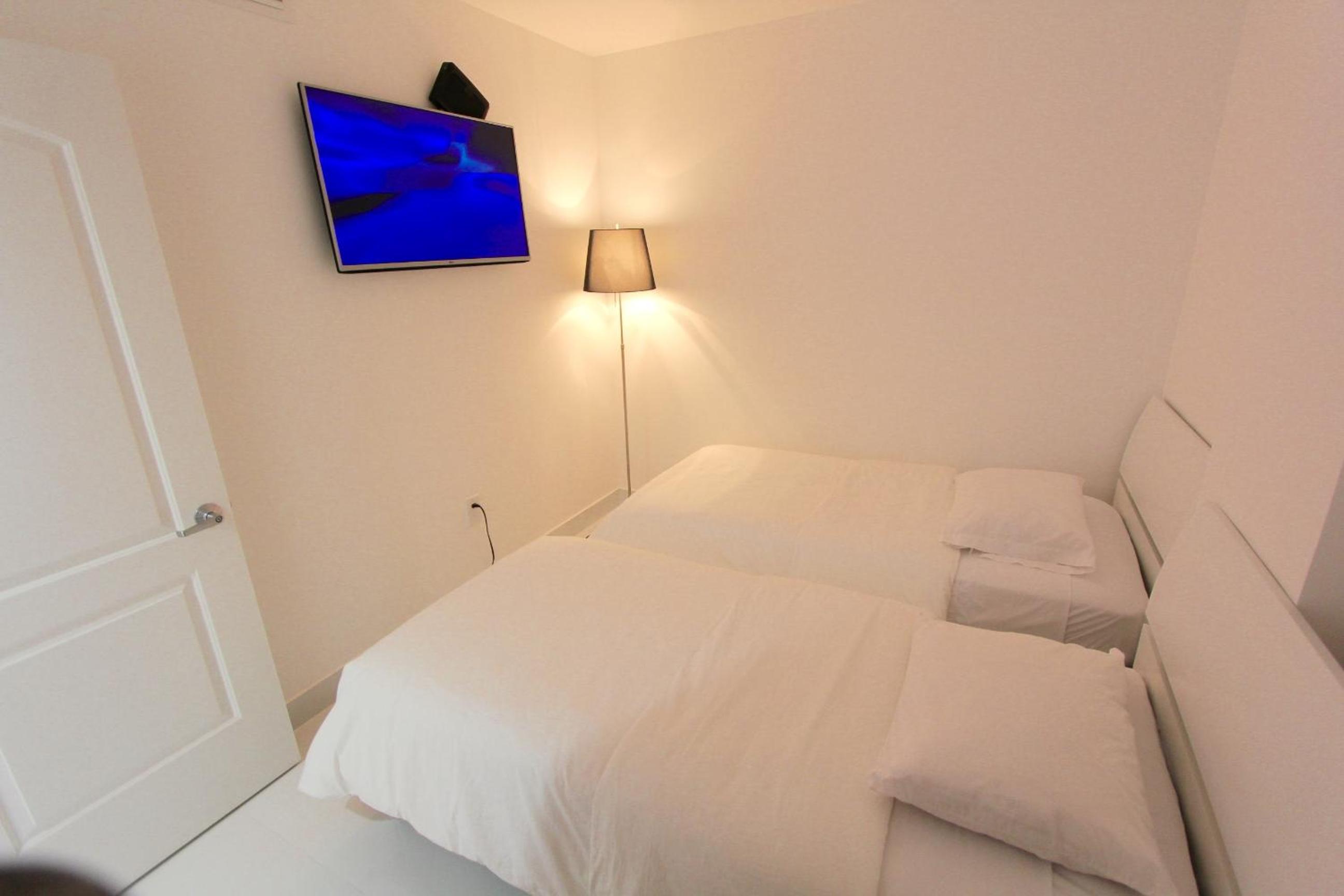 Ocean Reserve Condo by FlatsAway