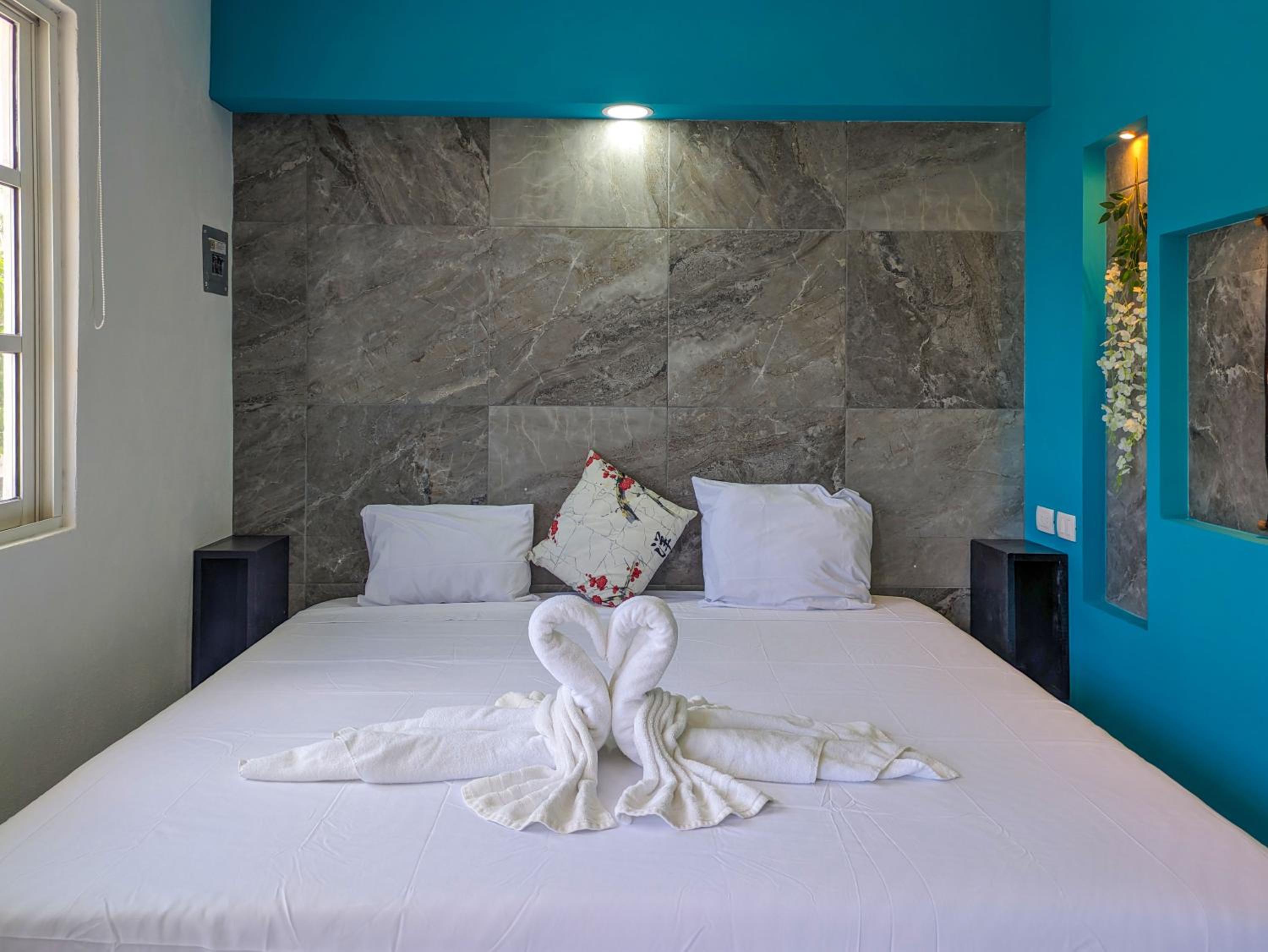 Family Escape 2 Private Apartments Sleeps 8 500m Beach Kitchen AC Value Stay 7B8B