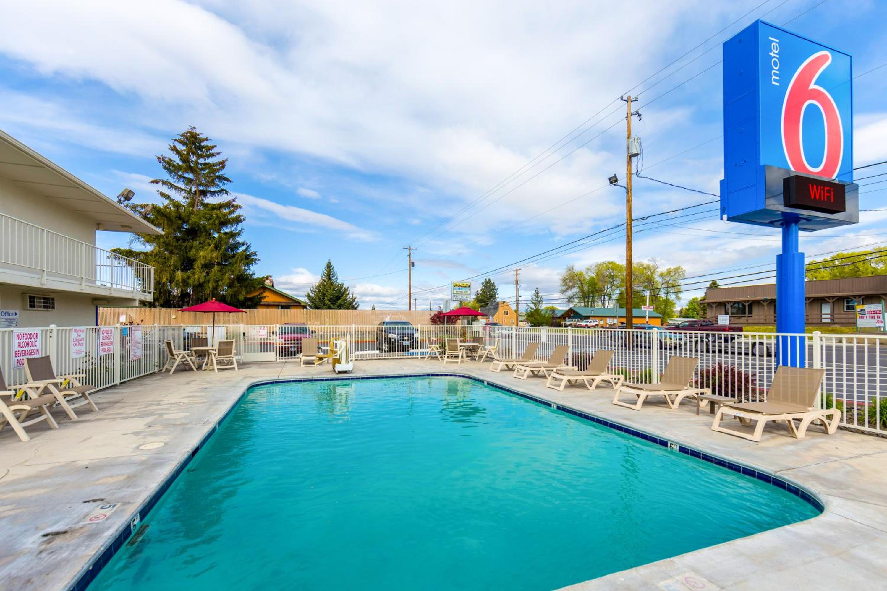 Klamath Falls Vacations - Motel 6-Klamath Falls, OR - Property Image 62