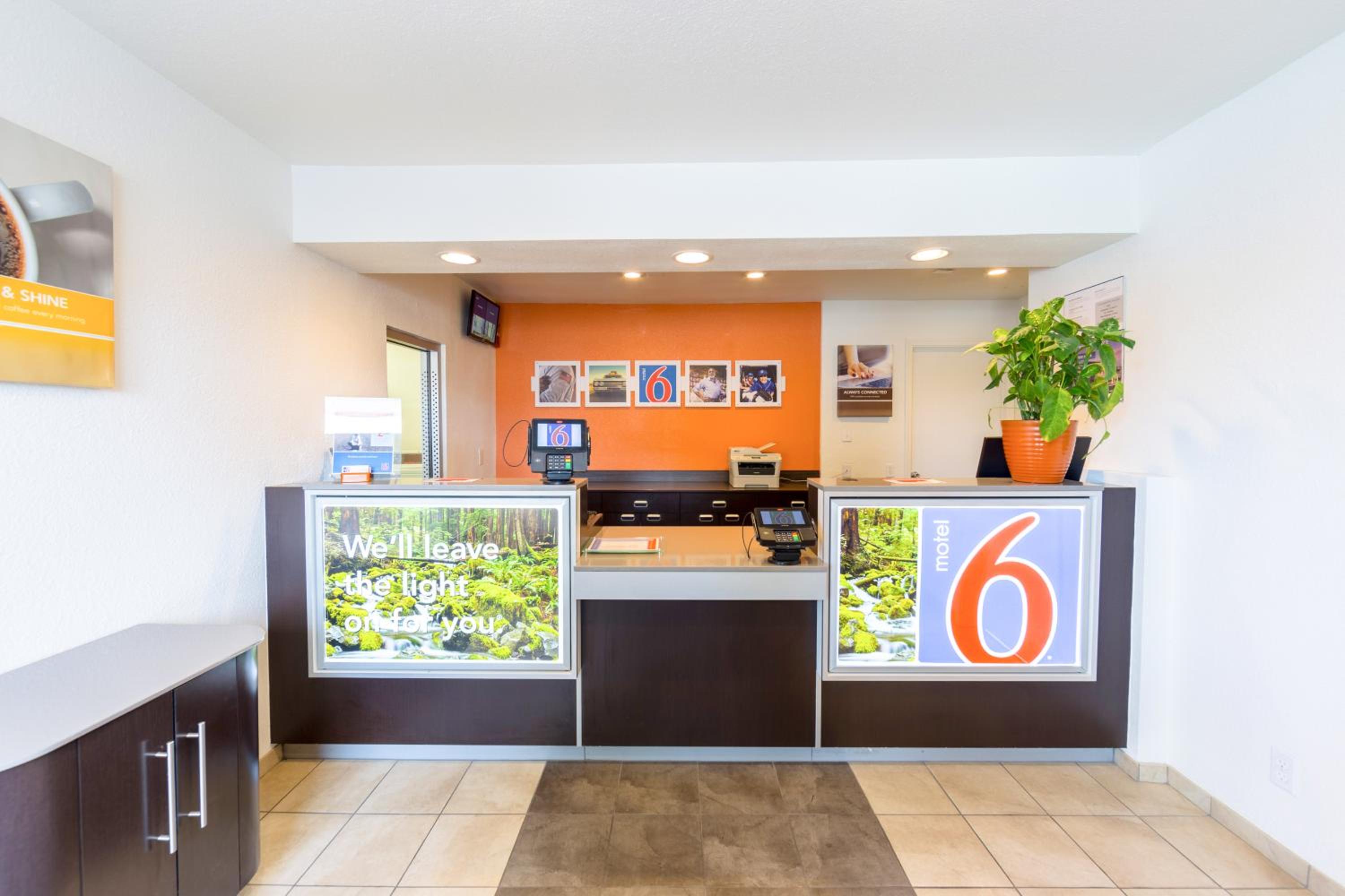 Klamath Falls Vacations - Motel 6-Klamath Falls, OR - Property Image 3