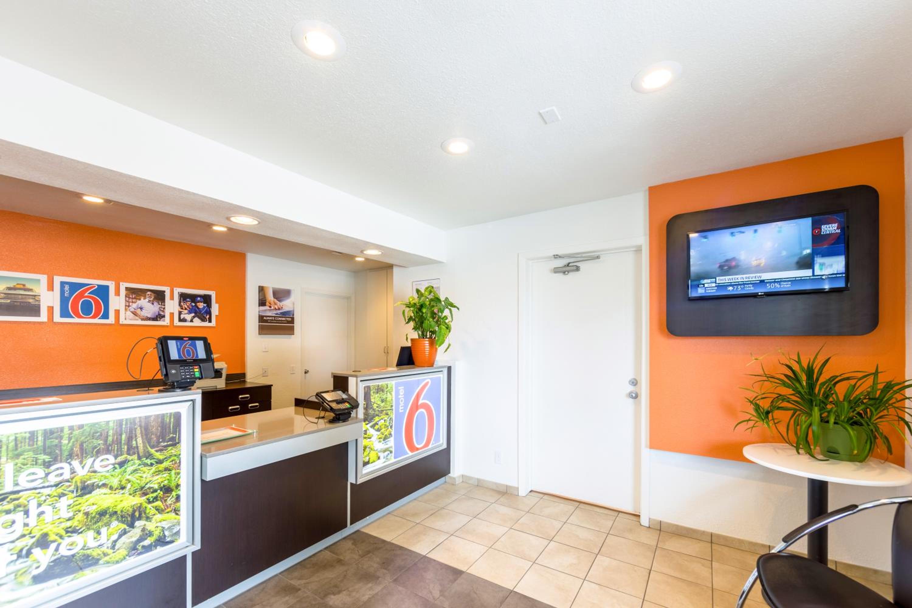 Klamath Falls Vacations - Motel 6-Klamath Falls, OR - Property Image 37