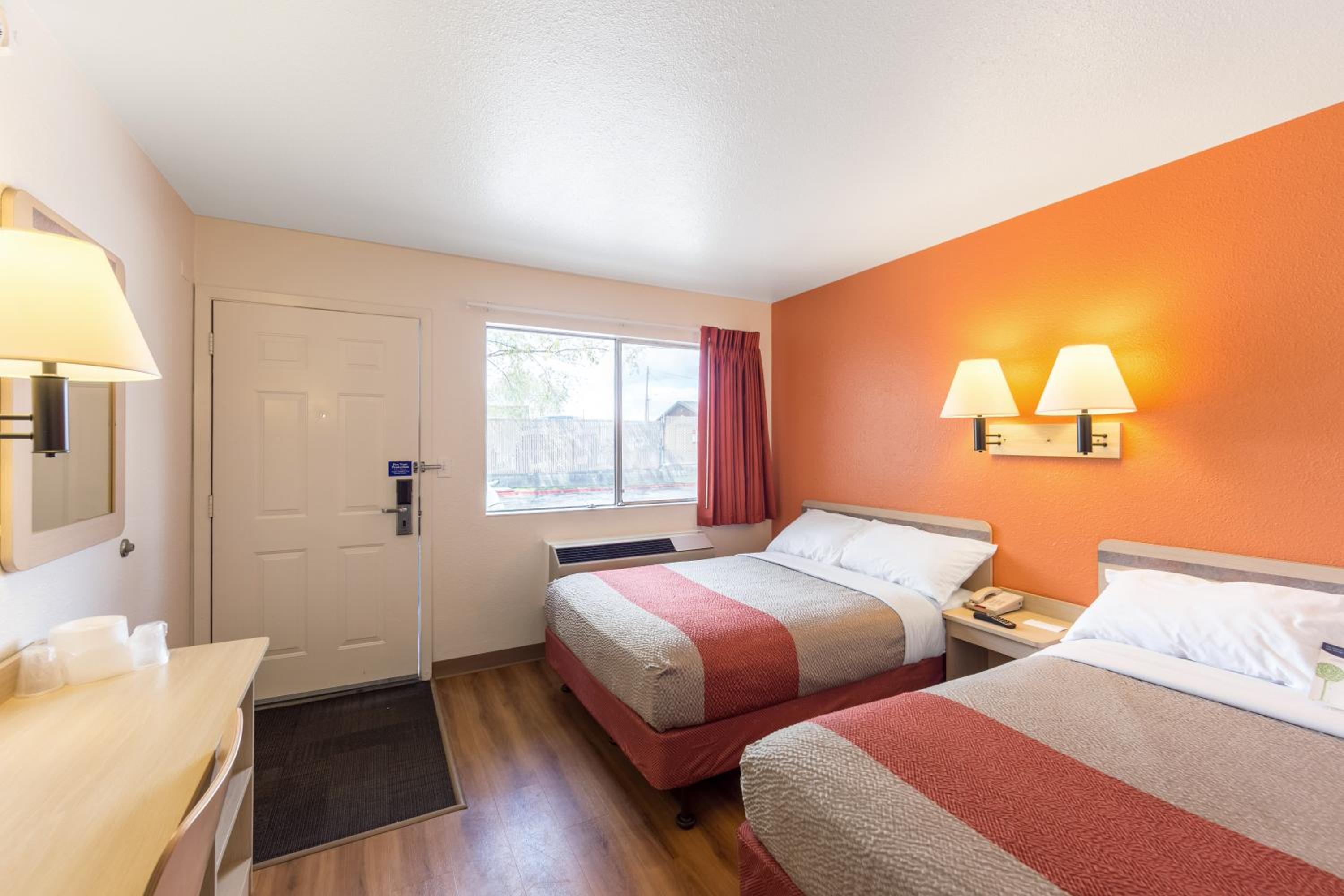 Klamath Falls Vacations - Motel 6-Klamath Falls, OR - Property Image 33