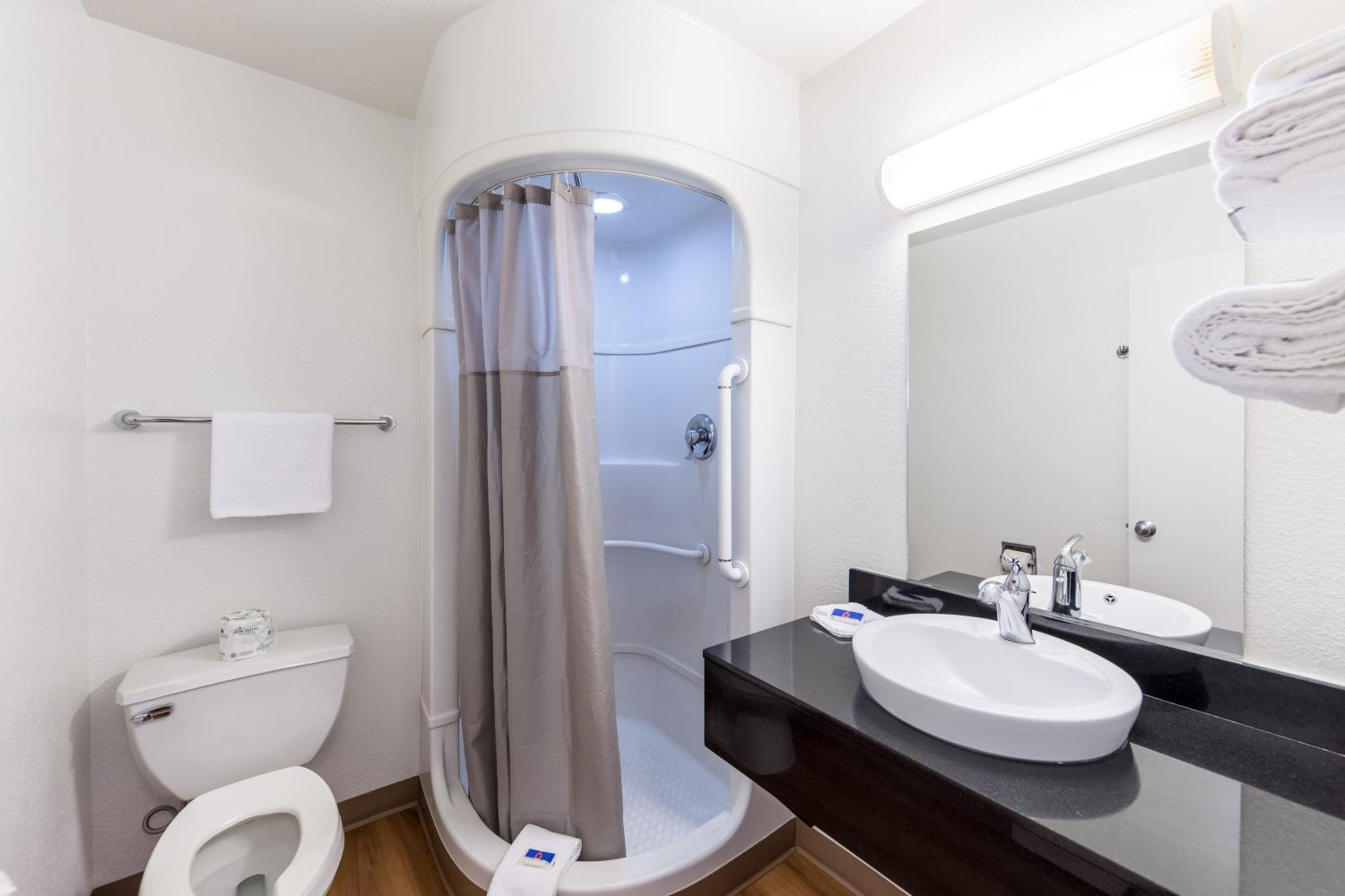 Klamath Falls Vacations - Motel 6-Klamath Falls, OR - Property Image 10