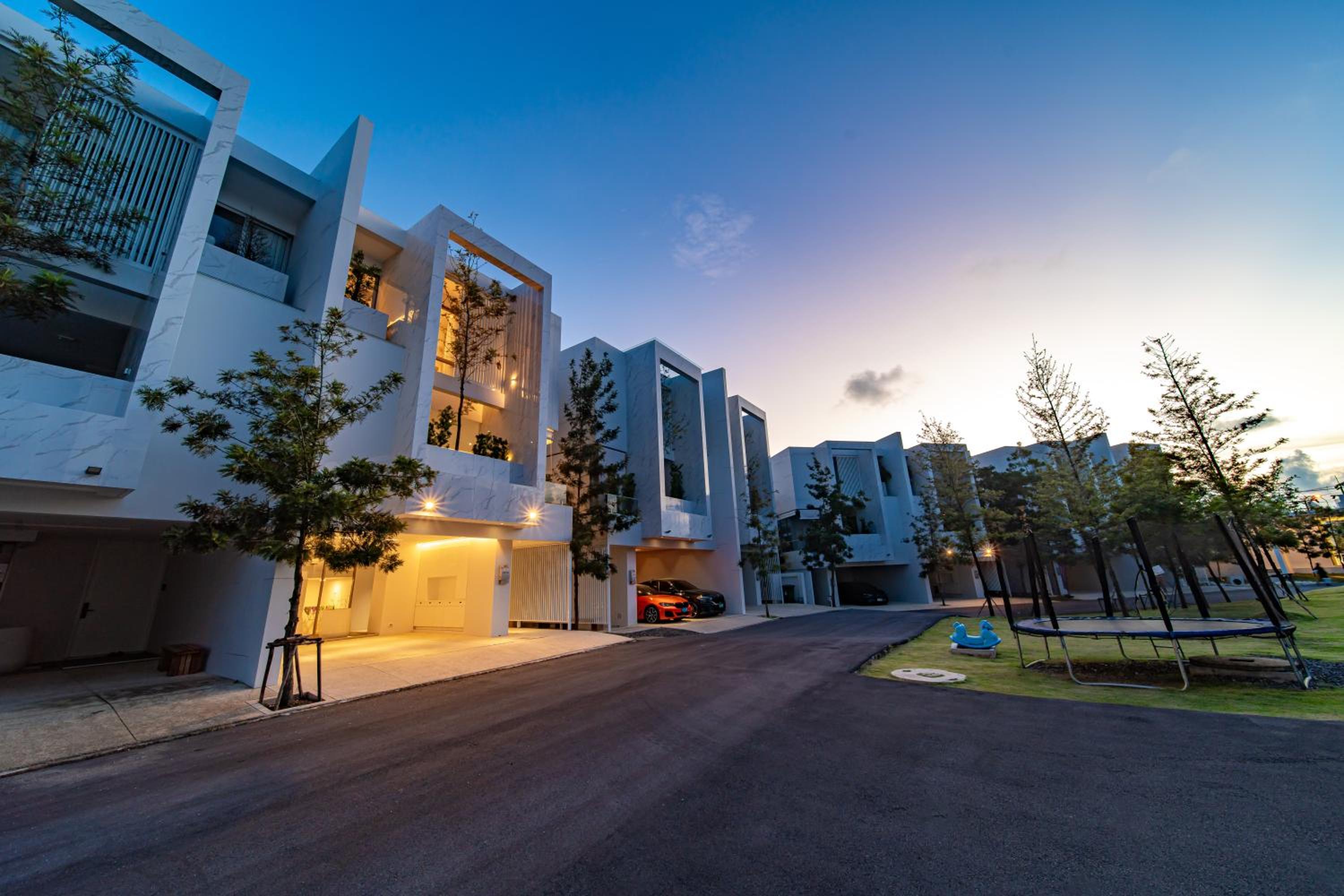 Tropical 3BR Villa with Private Pool Residence Villa by Warm Plus