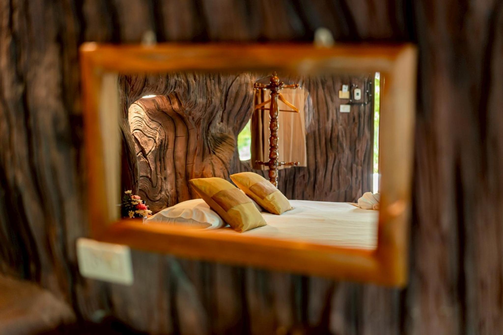 19 Degrees Resort