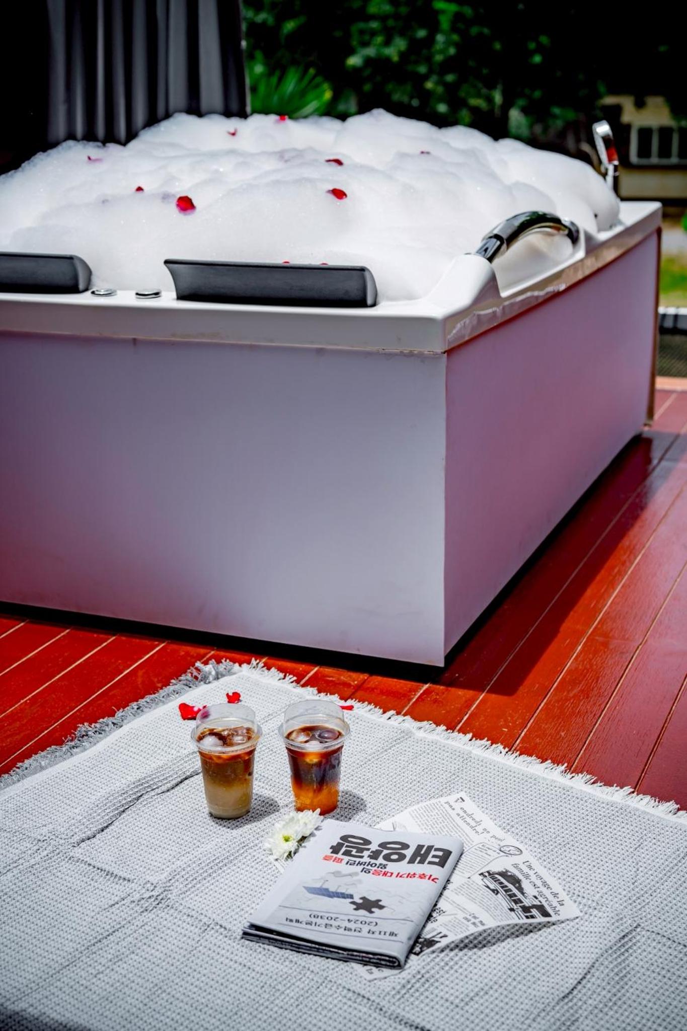 19 Degrees Resort