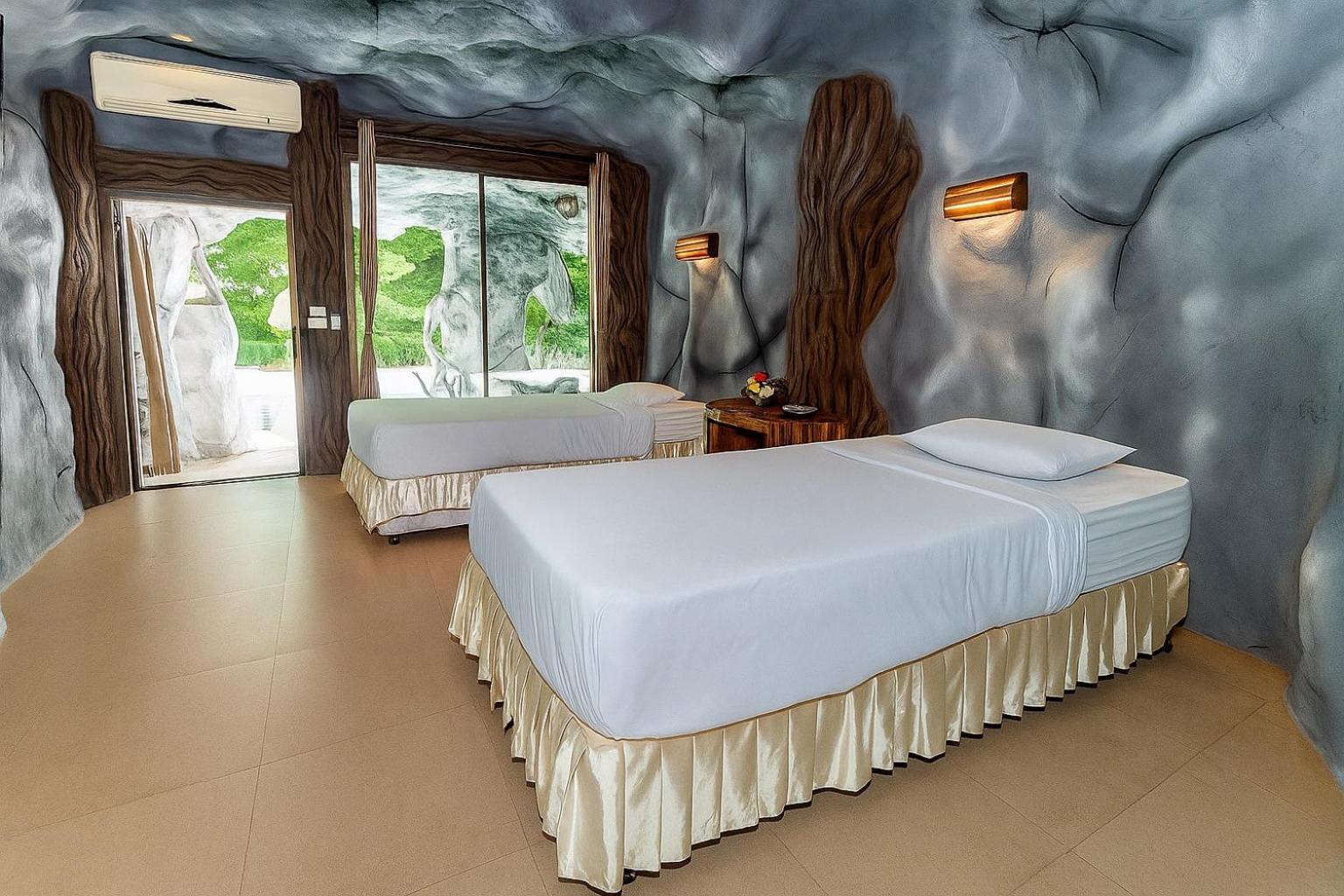 19 Degrees Resort