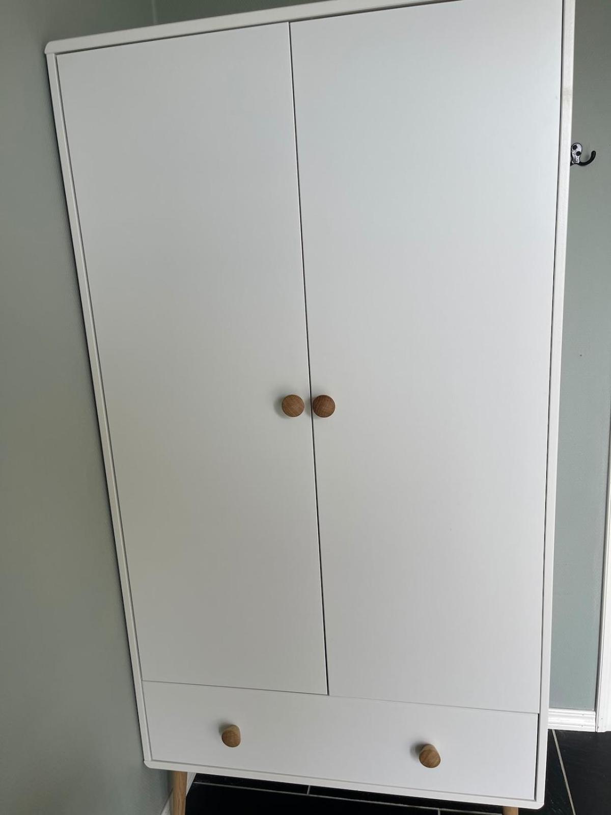 Bright & Spacious Apartment by the Sea, Free Parking, 10min to Airport, 12min to Ålesund