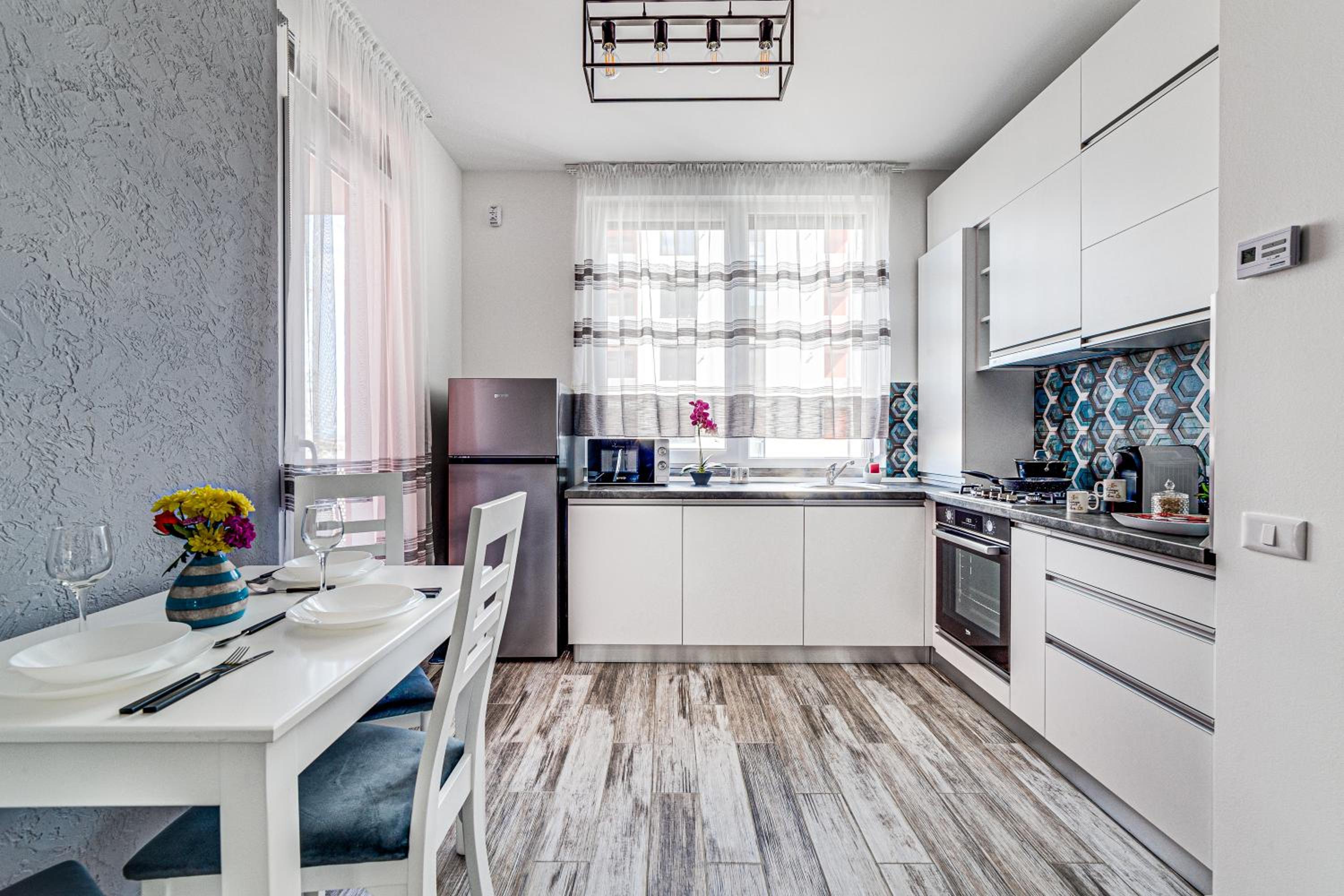 ARI AQUA Apartment with Balcony