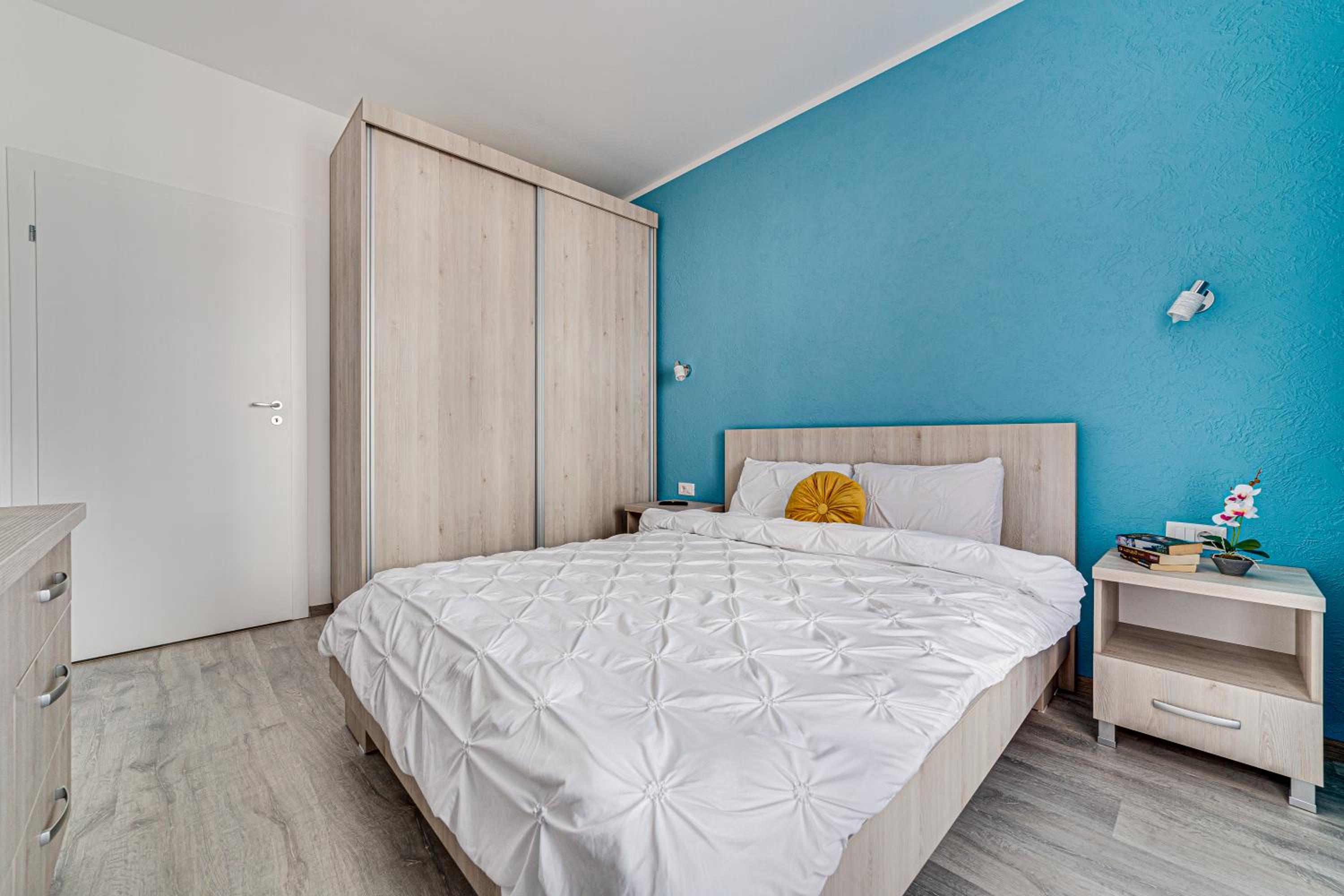 ARI AQUA Apartment with Balcony